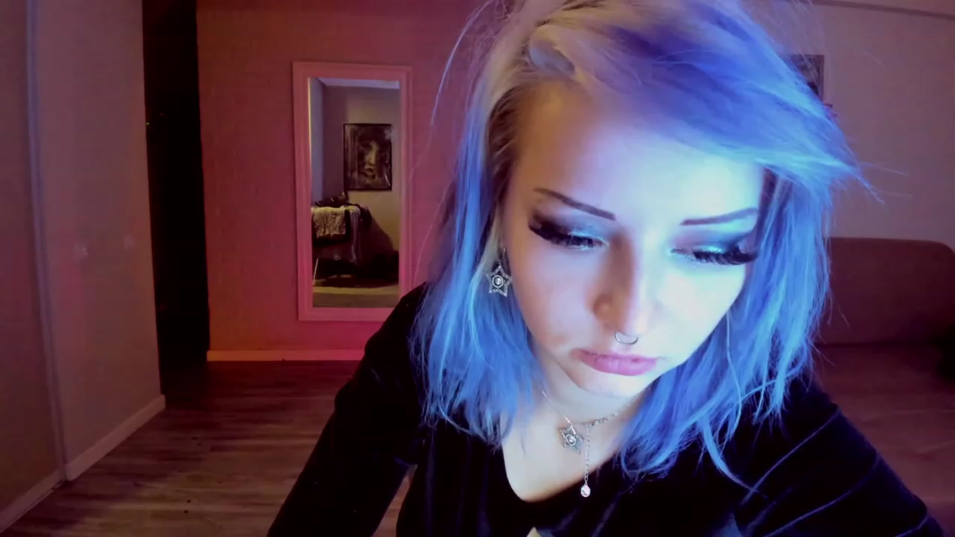 Gallery image thumbnail from LoreLaye1's myfreecams stream on, 12/24/2023, 22:22 image 8 of 20