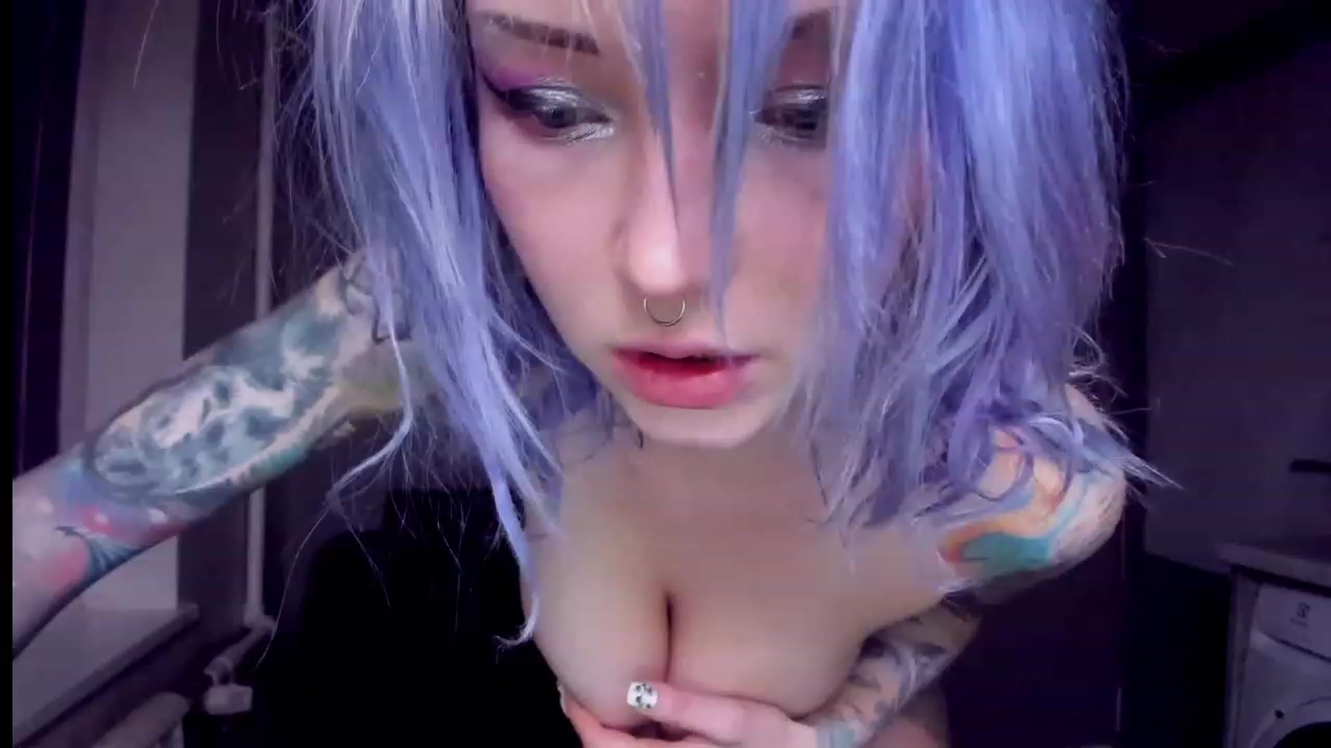 Gallery image thumbnail from LoreLaye1's myfreecams stream on, 12/26/2023, 03:32 image 5 of 20