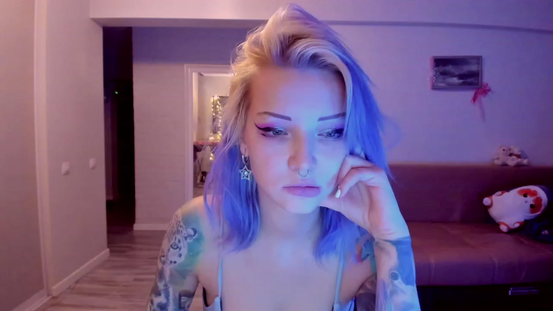 Gallery image thumbnail from LoreLaye1's myfreecams stream on, 12/27/2023, 15:33 image 7 of 20