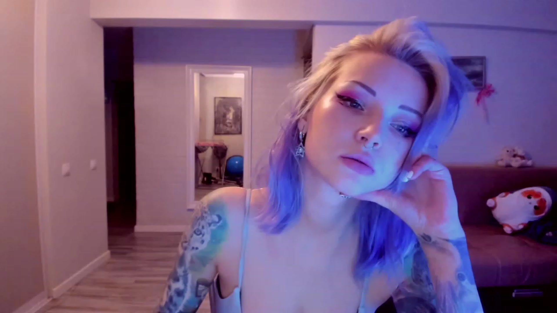 Gallery image thumbnail from LoreLaye1's myfreecams stream on, 12/27/2023, 15:33 image 10 of 20