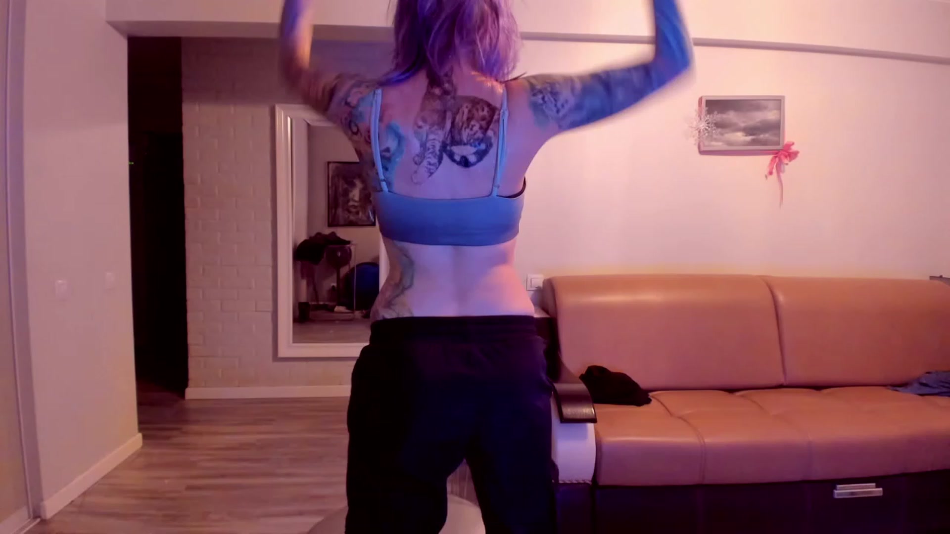 Gallery image thumbnail from LoreLaye1's myfreecams stream on, 12/28/2023, 14:37 image 2 of 20