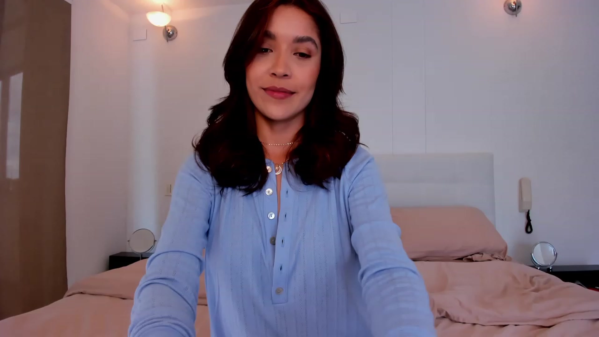 Gallery image thumbnail from Lore_23's myfreecams stream on, 01/04/2023, 16:41 image 10 of 20