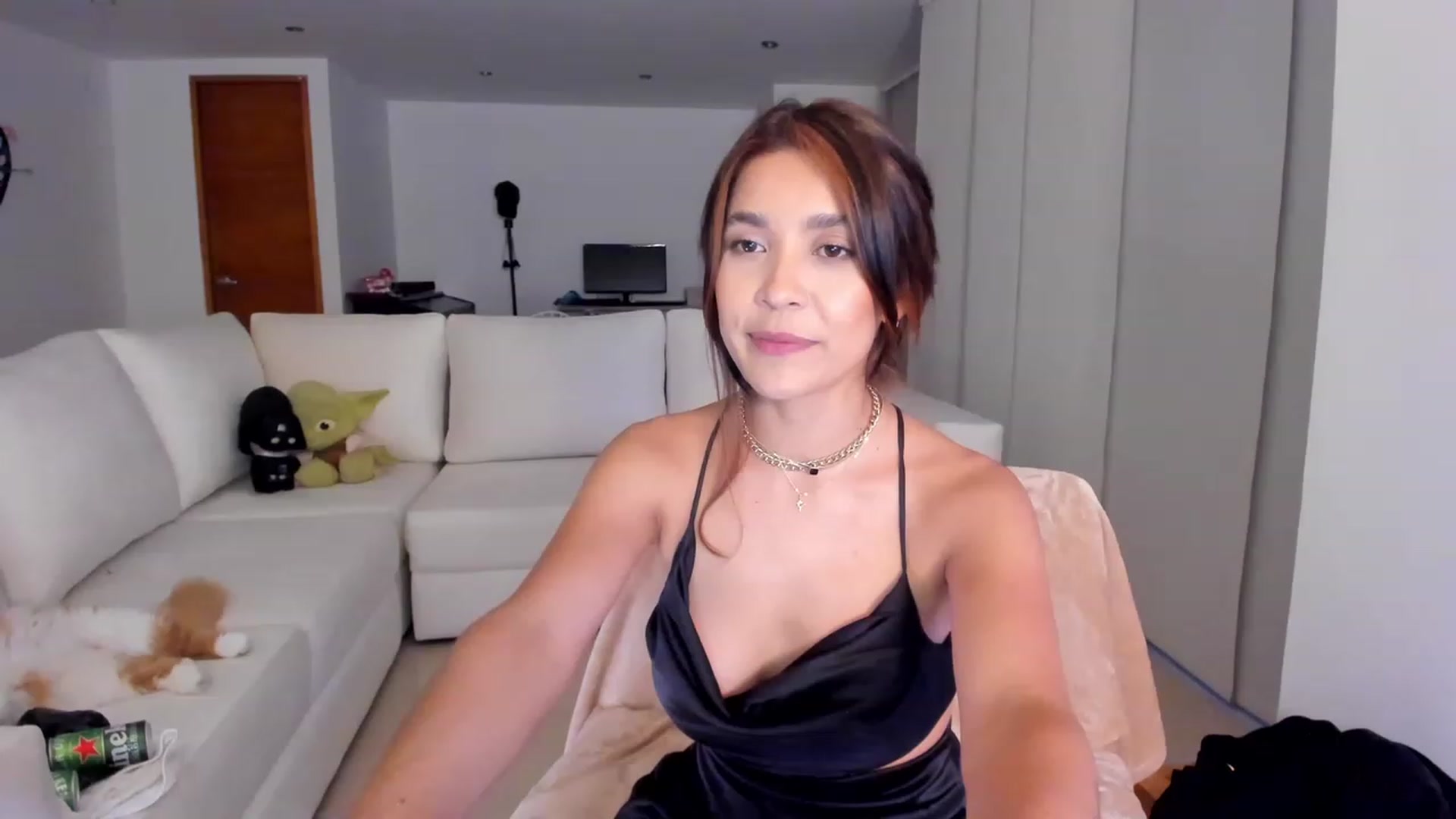 Gallery image thumbnail from Lore_23's myfreecams stream on, 01/08/2023, 11:21 image 2 of 20