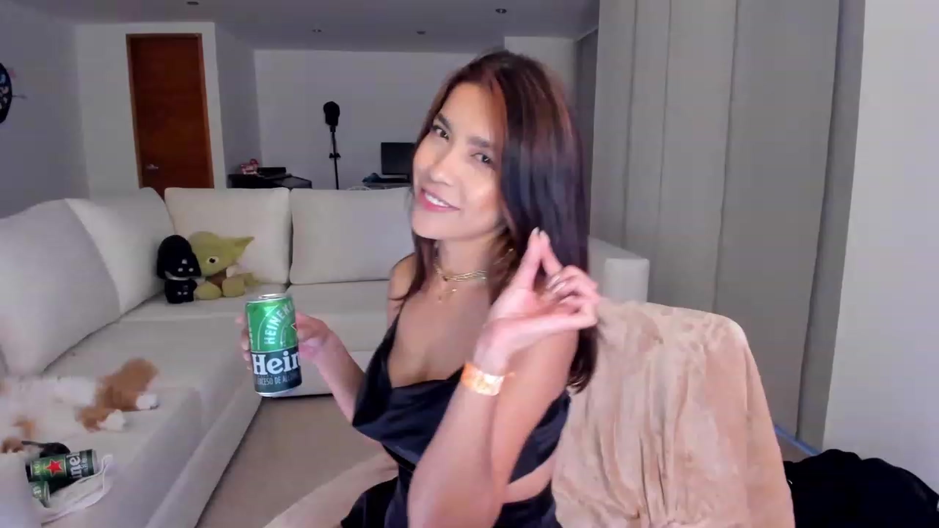 Gallery image thumbnail from Lore_23's myfreecams stream on, 01/08/2023, 11:21 image 9 of 20