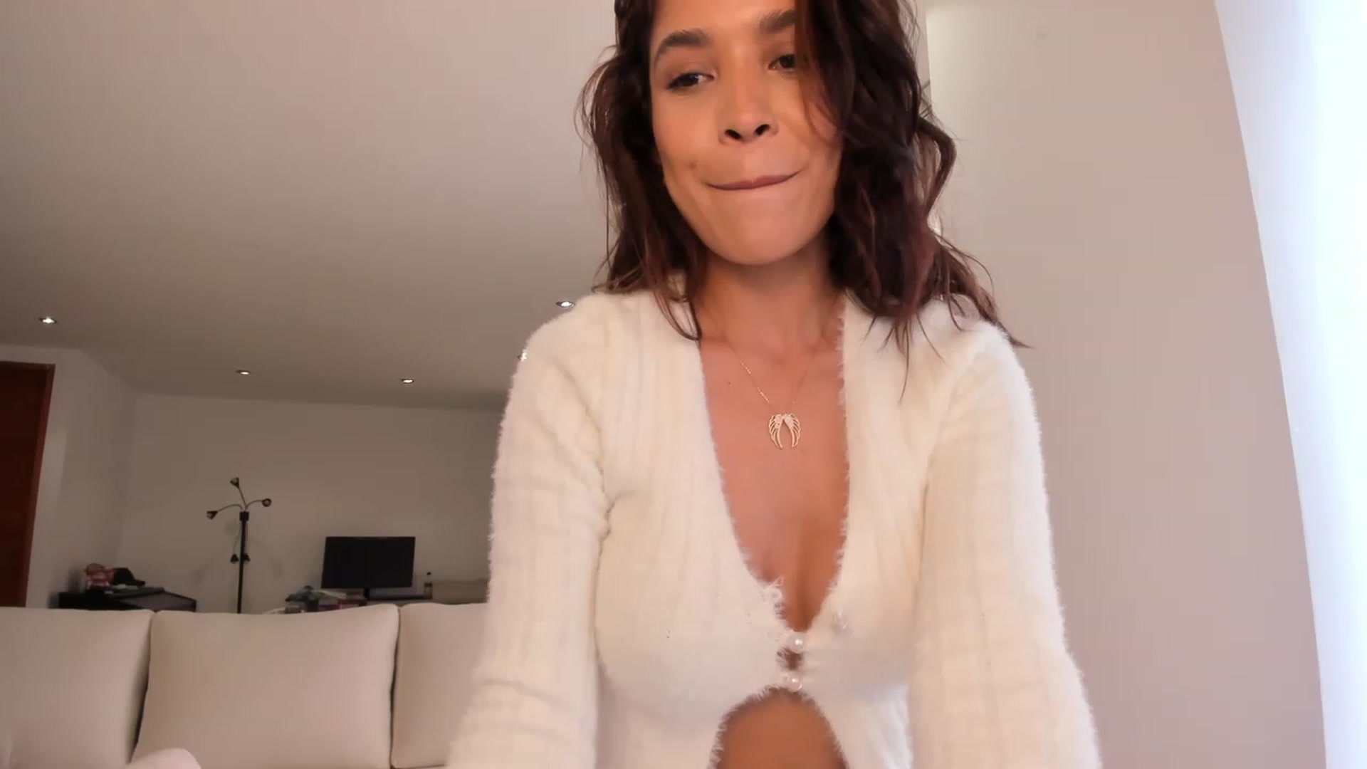 Gallery image thumbnail from Lore_23's myfreecams stream on, 01/10/2023, 14:47 image 2 of 20
