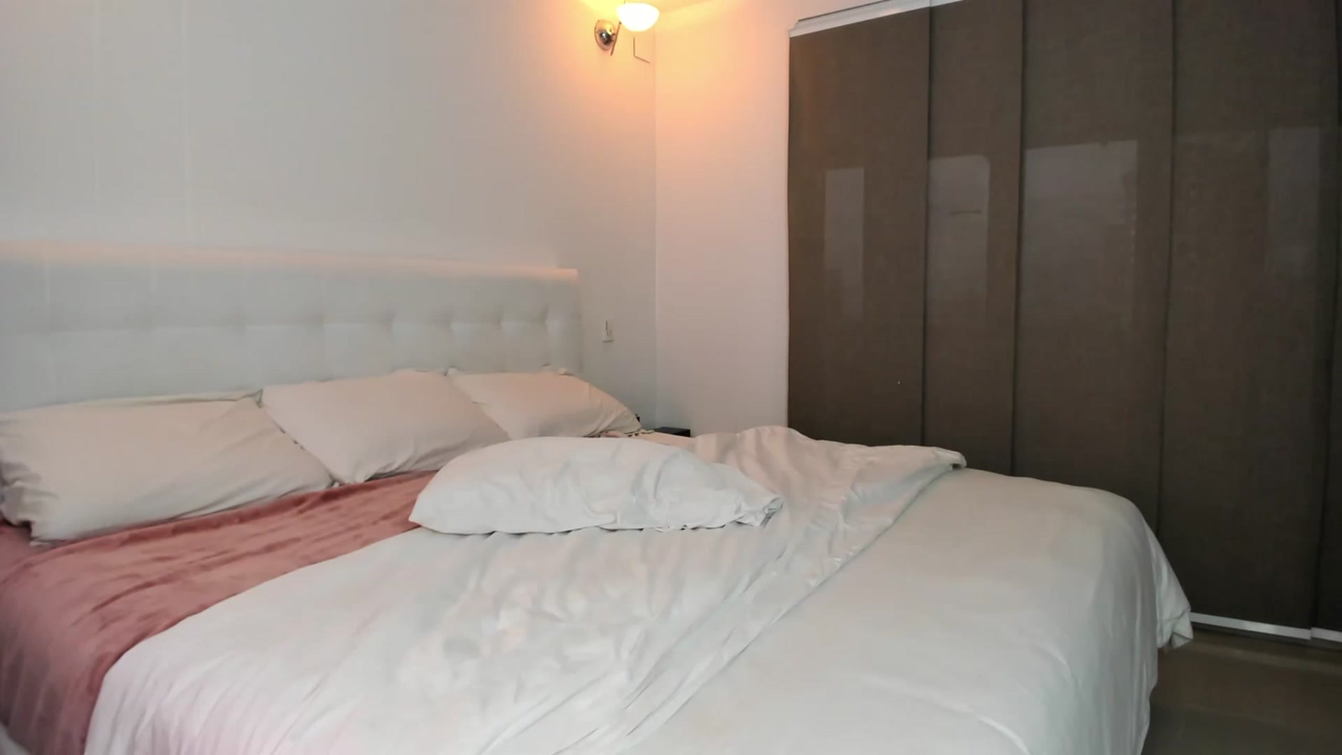 Gallery image thumbnail from Lore_23's myfreecams stream on, 01/13/2023, 23:33 image 16 of 20