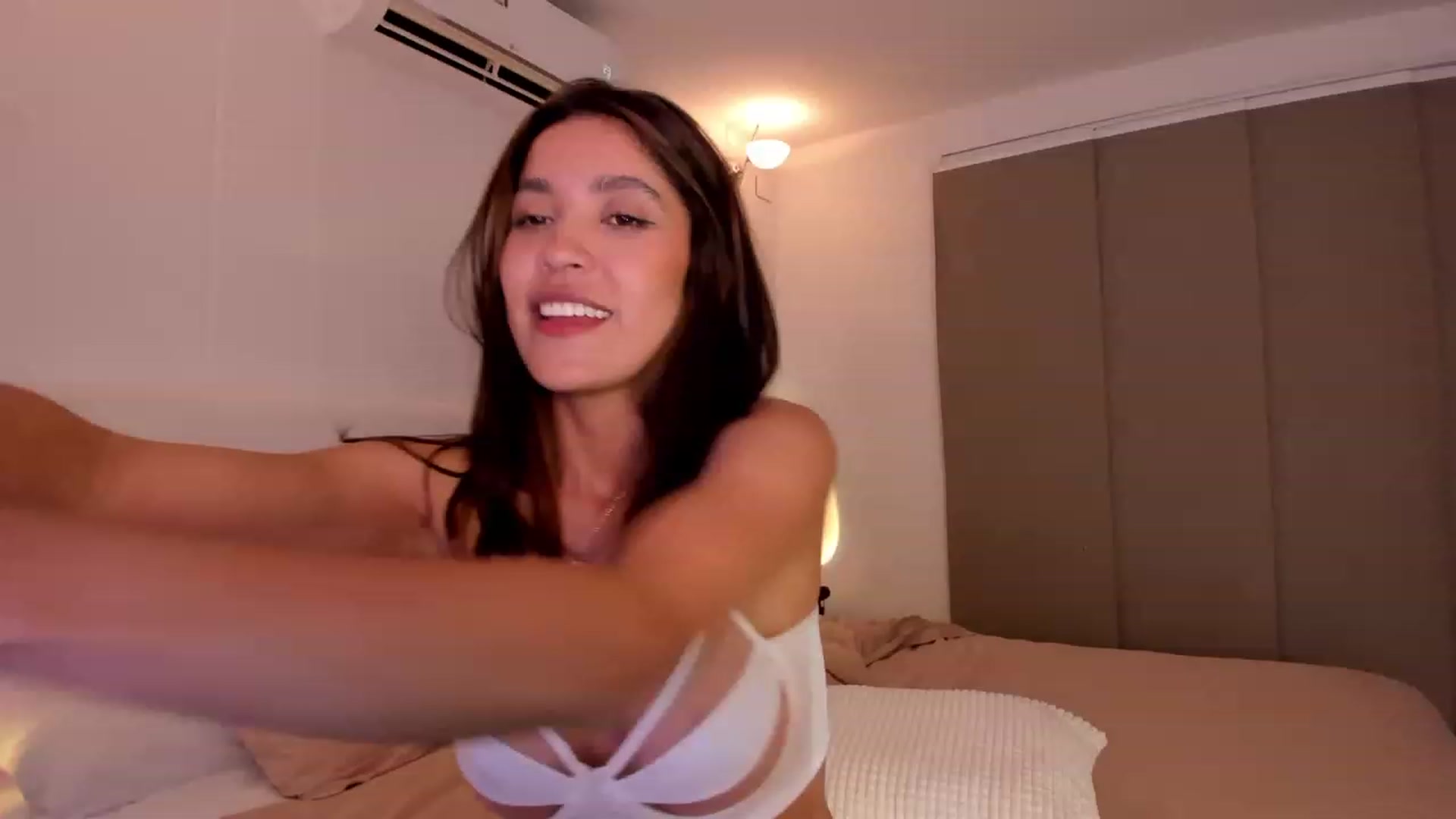 Gallery image thumbnail from Lore_23's myfreecams stream on, 02/17/2023, 23:36 image 17 of 20