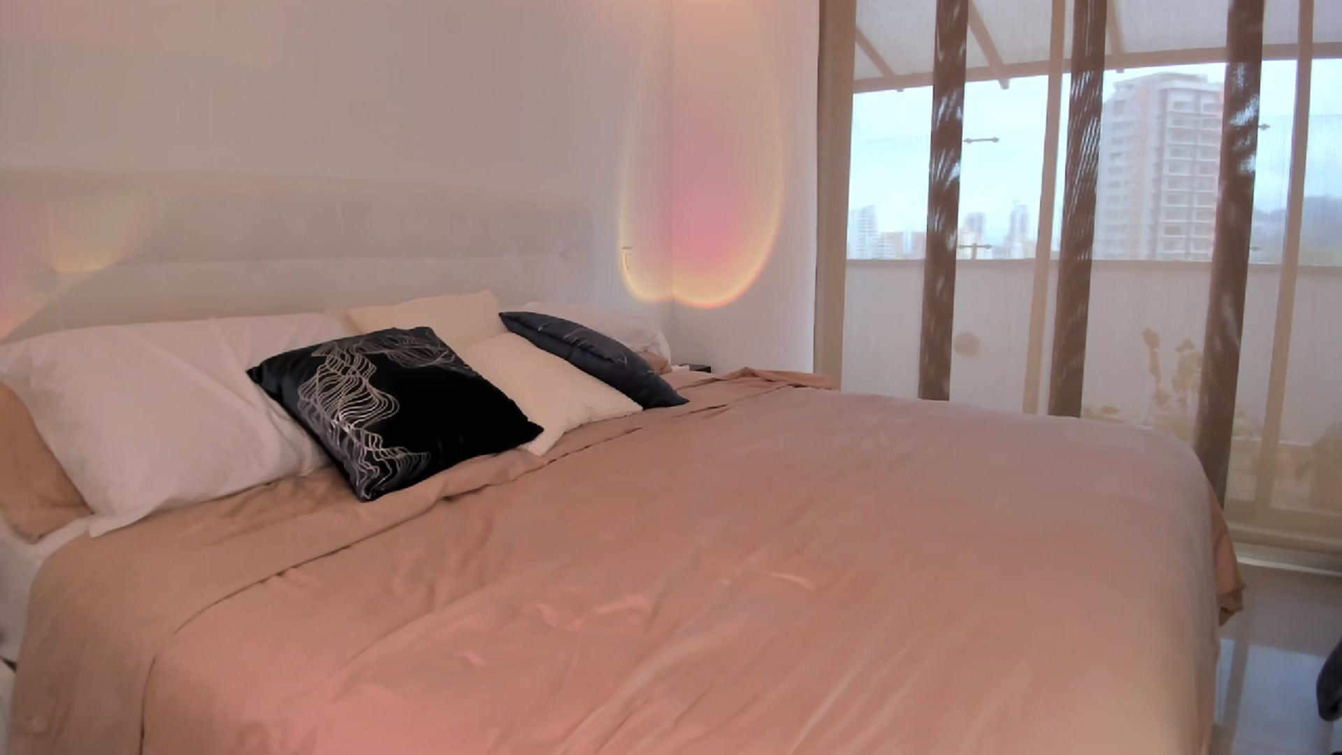 Gallery image thumbnail from Lore_23's myfreecams stream on, 03/16/2023, 15:03 image 15 of 20