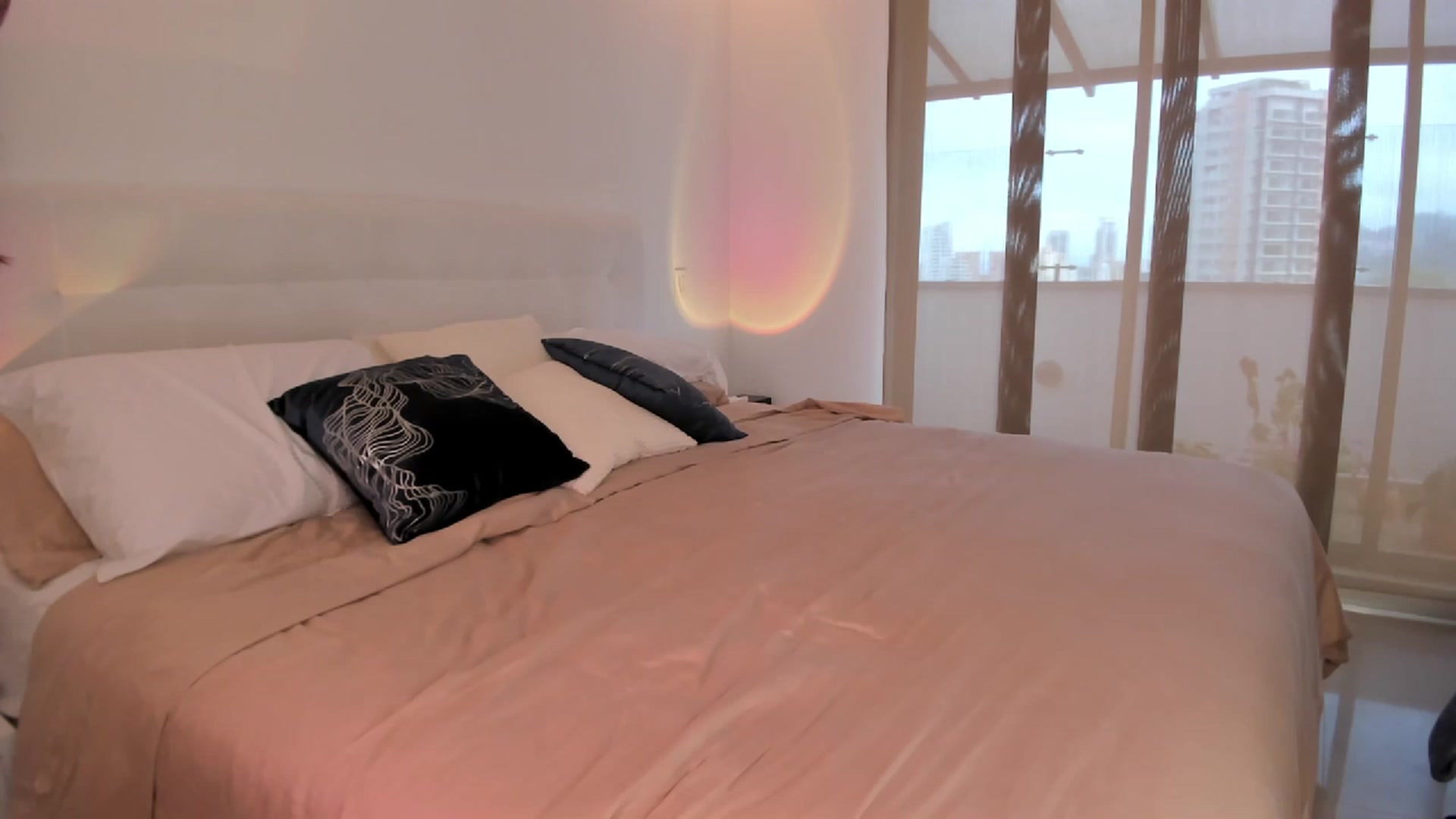 Gallery image thumbnail from Lore_23's myfreecams stream on, 03/16/2023, 15:03 image 14 of 20