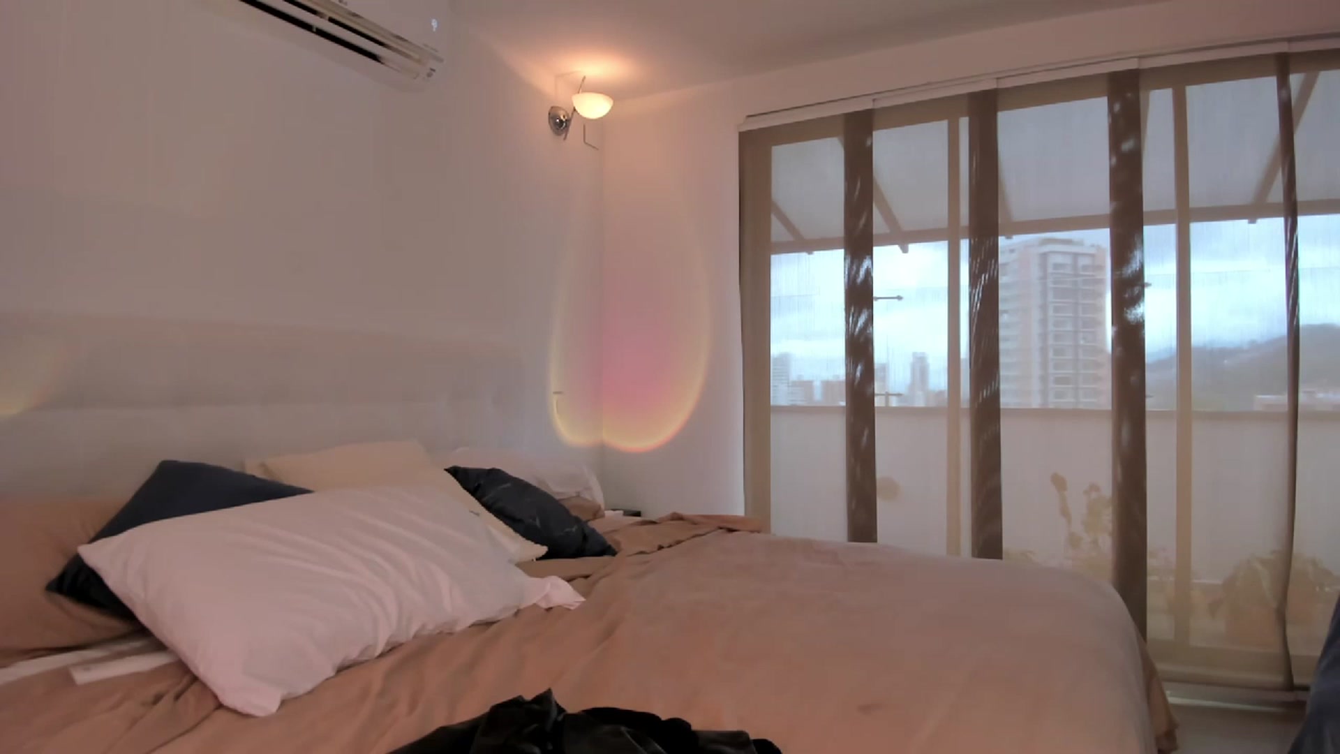 Gallery image thumbnail from Lore_23's myfreecams stream on, 03/16/2023, 15:52 image 17 of 20