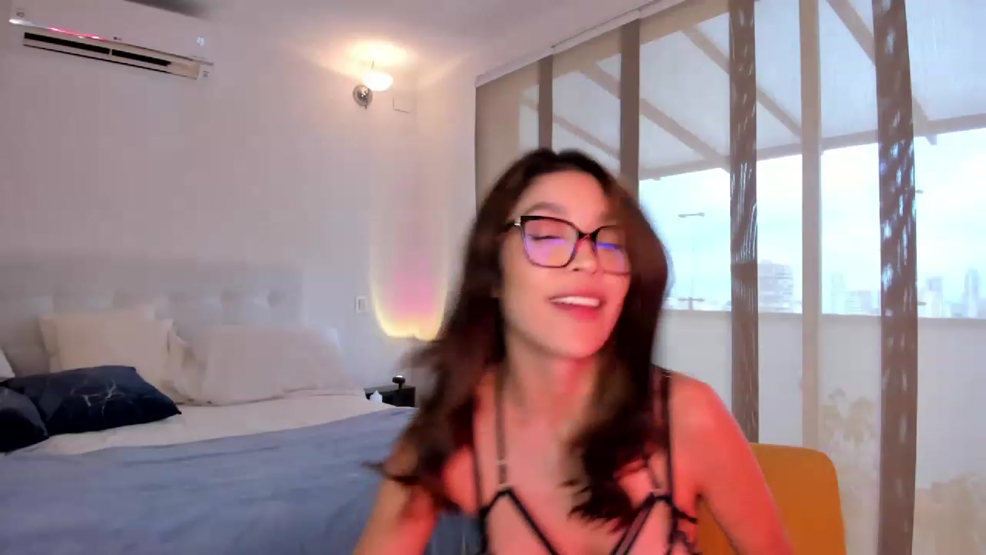 Gallery image thumbnail from Lore_23's myfreecams stream on, 03/18/2023, 15:59 image 5 of 20