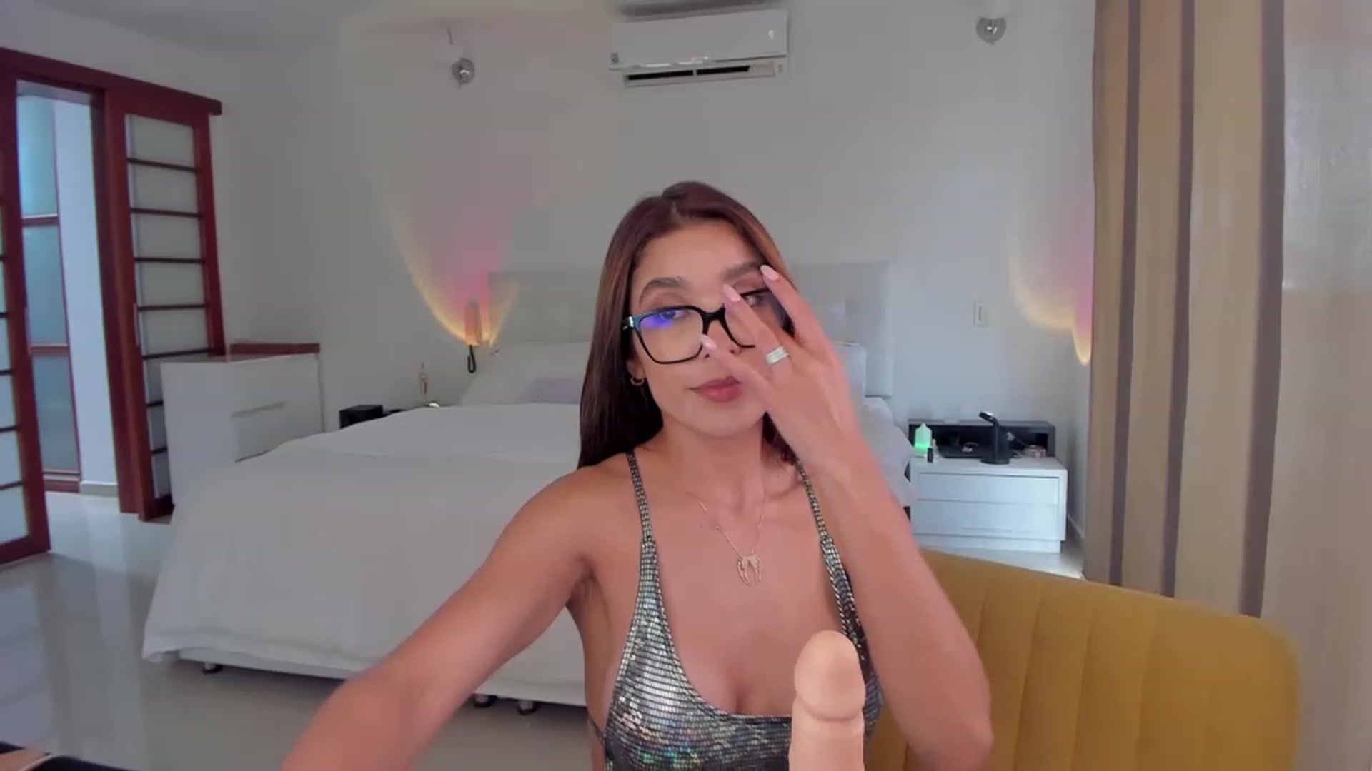Gallery image thumbnail from Lore_23's myfreecams stream on, 05/11/2023, 16:54 image 11 of 20