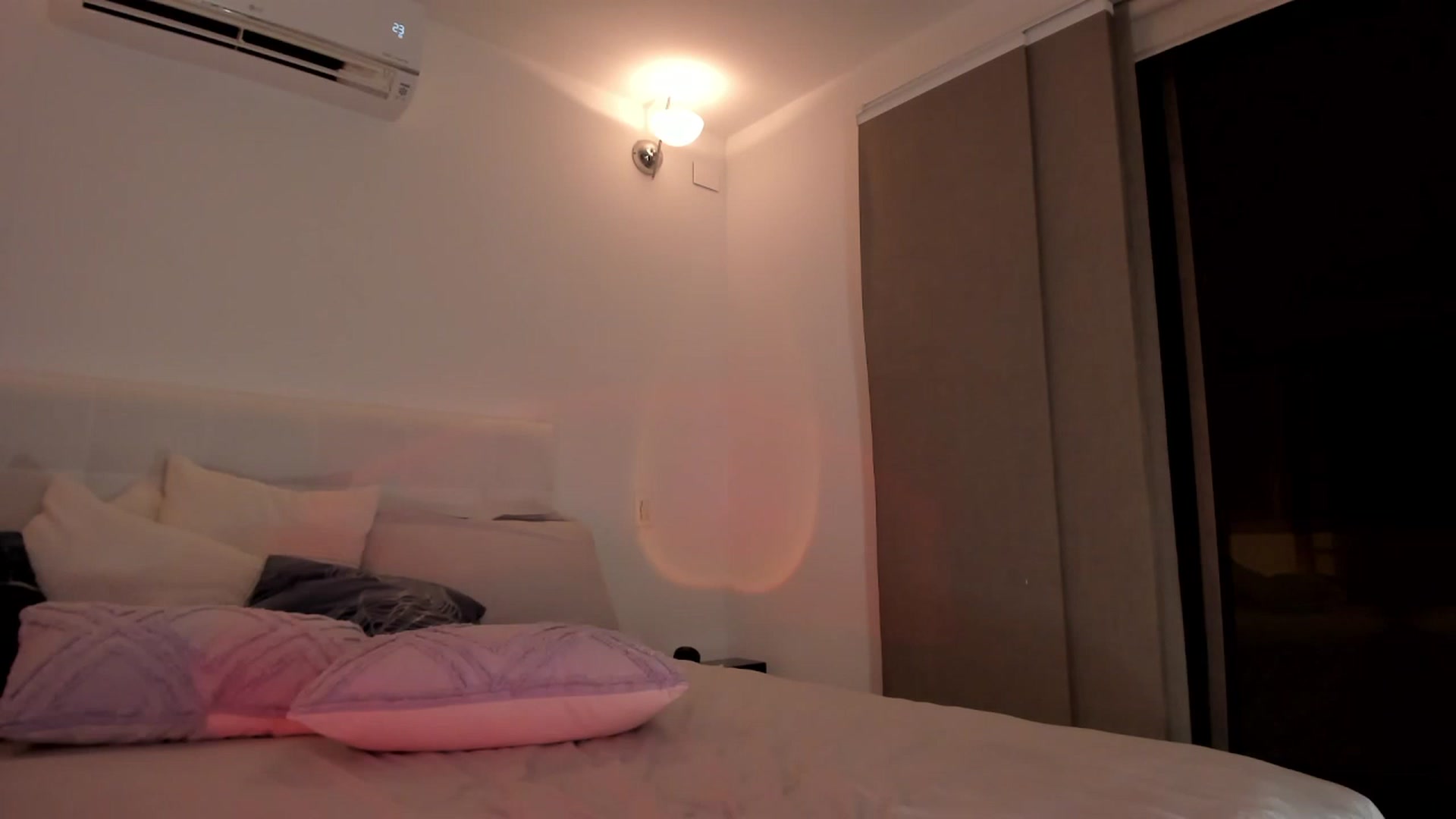 Gallery image thumbnail from Lore_23's myfreecams stream on, 06/09/2023, 08:44 image 10 of 20