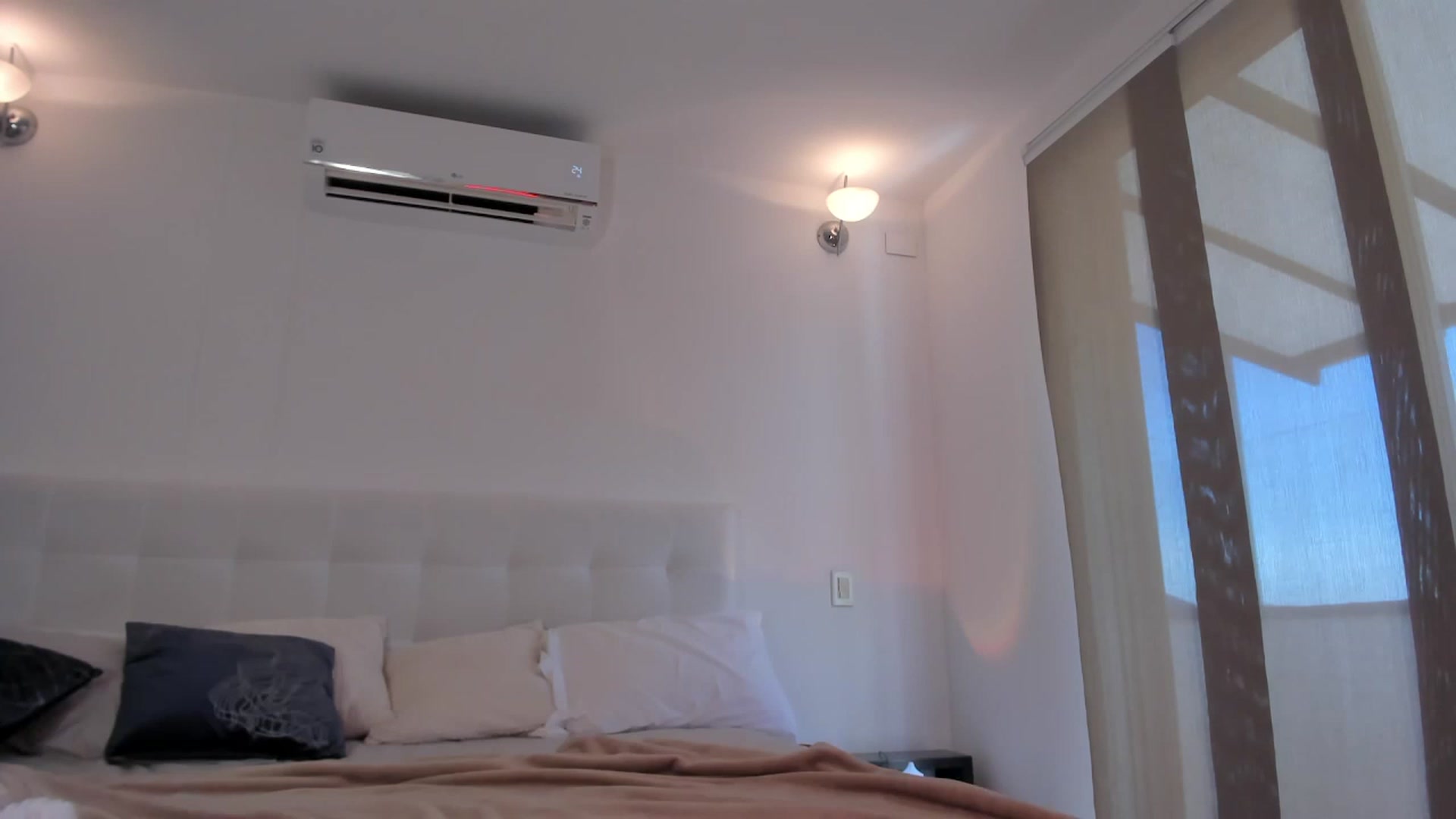 Gallery image thumbnail from Lore_23's myfreecams stream on, 06/13/2023, 14:13 image 14 of 20