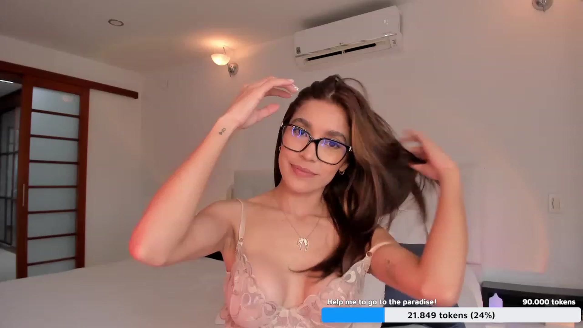Gallery image thumbnail from Lore_23's myfreecams stream on, 06/14/2023, 15:00 image 5 of 20