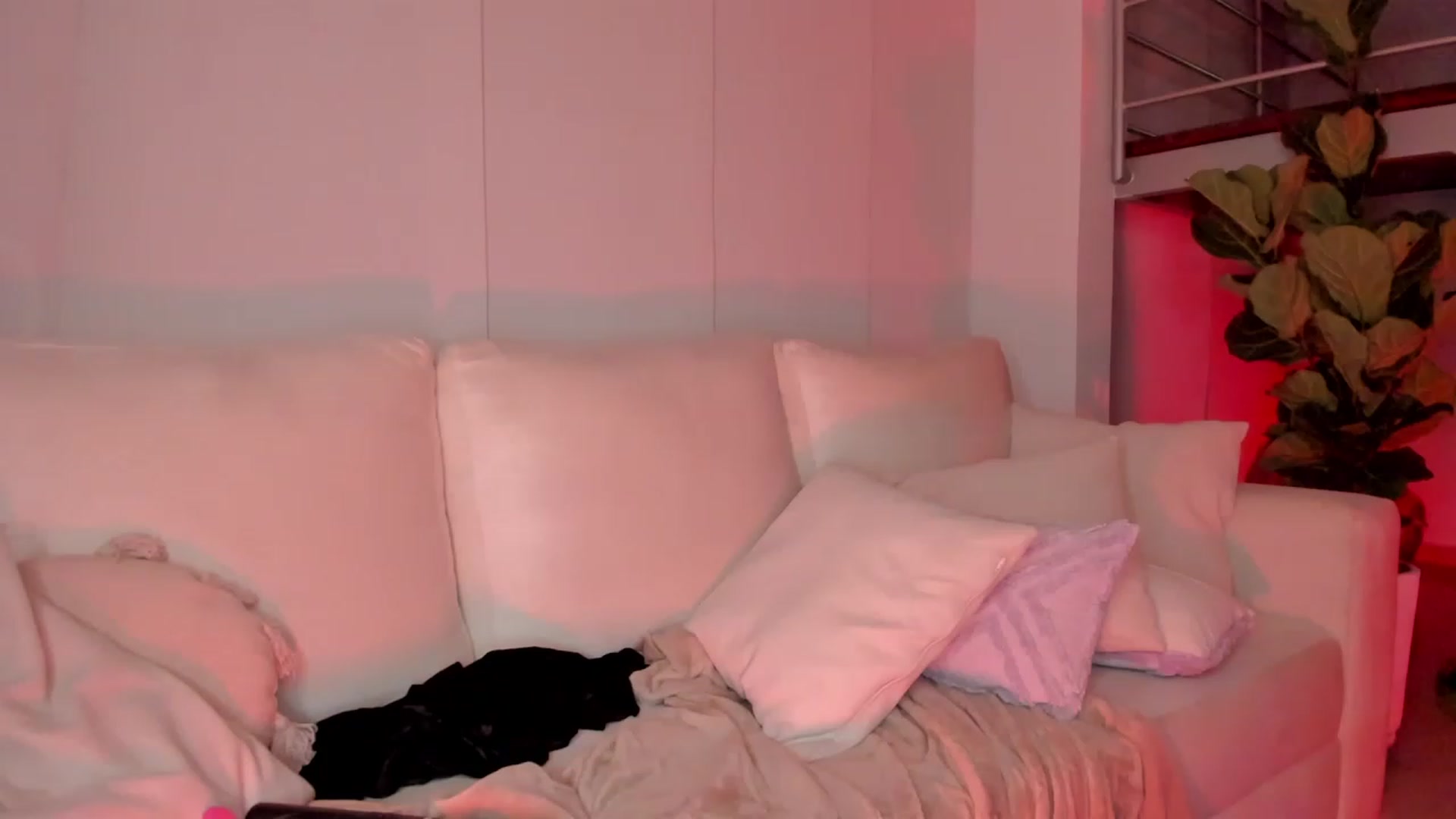 Gallery image thumbnail from Lore_23's myfreecams stream on, 07/04/2023, 06:51 image 16 of 20