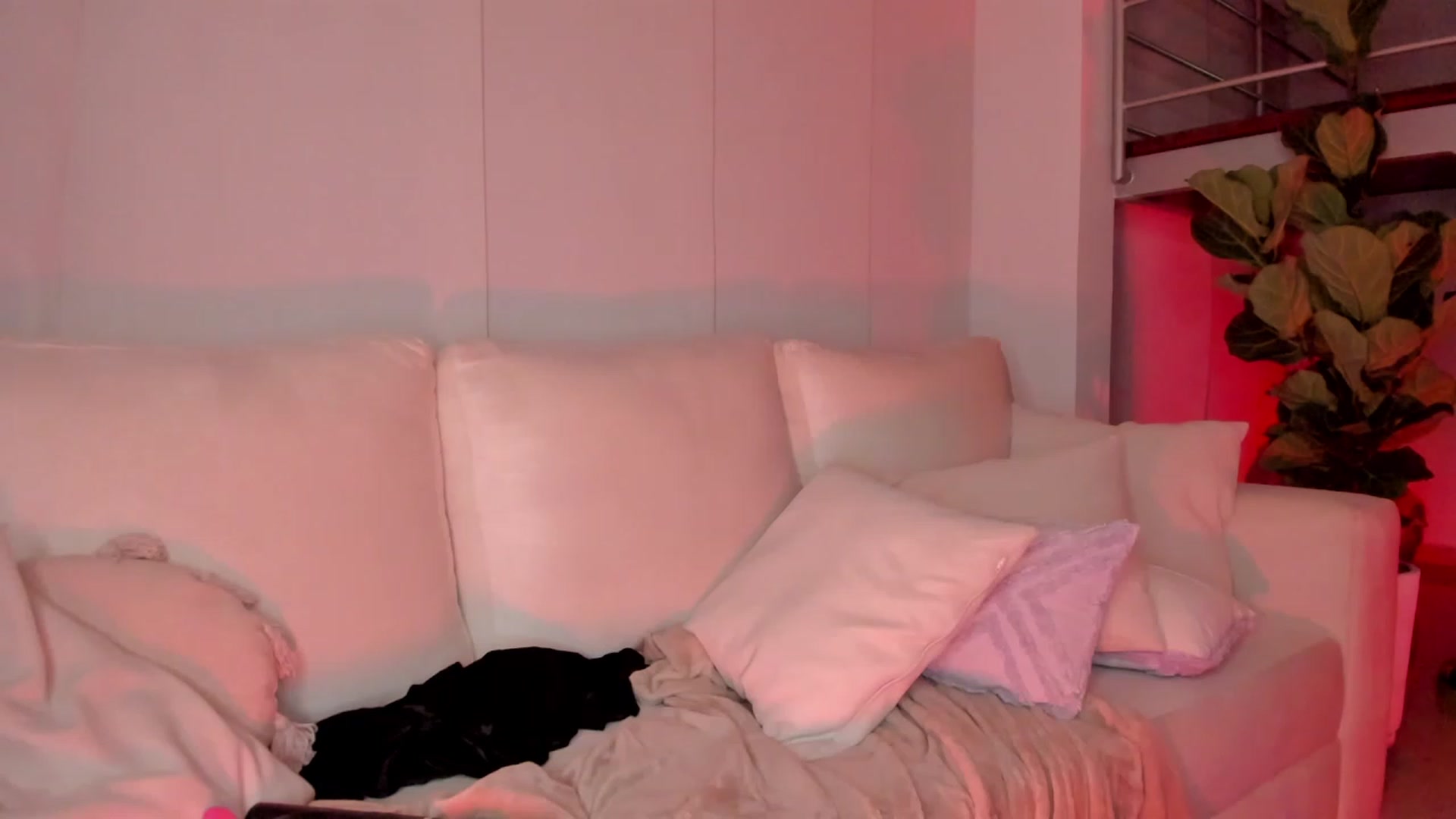 Gallery image thumbnail from Lore_23's myfreecams stream on, 07/04/2023, 06:51 image 17 of 20