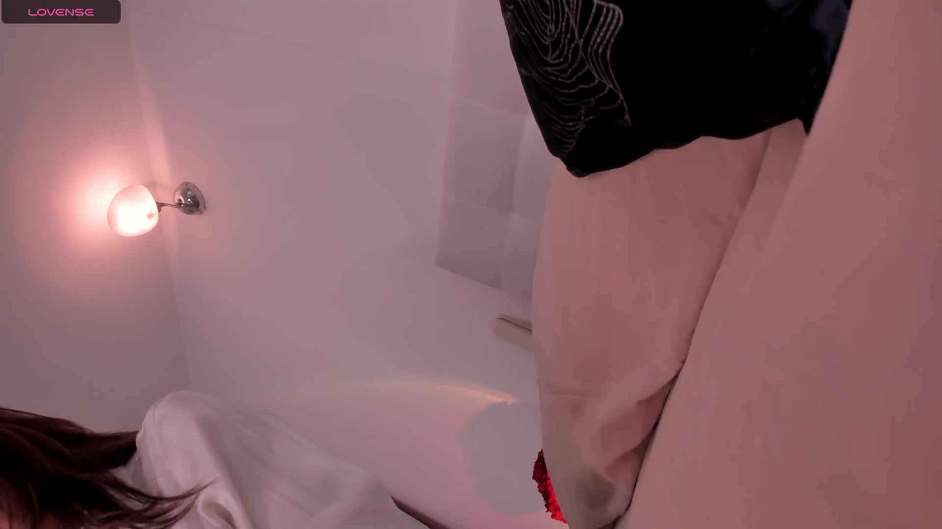 Gallery image thumbnail from Lore_23's myfreecams stream on, 10/06/2023, 17:41 image 3 of 20