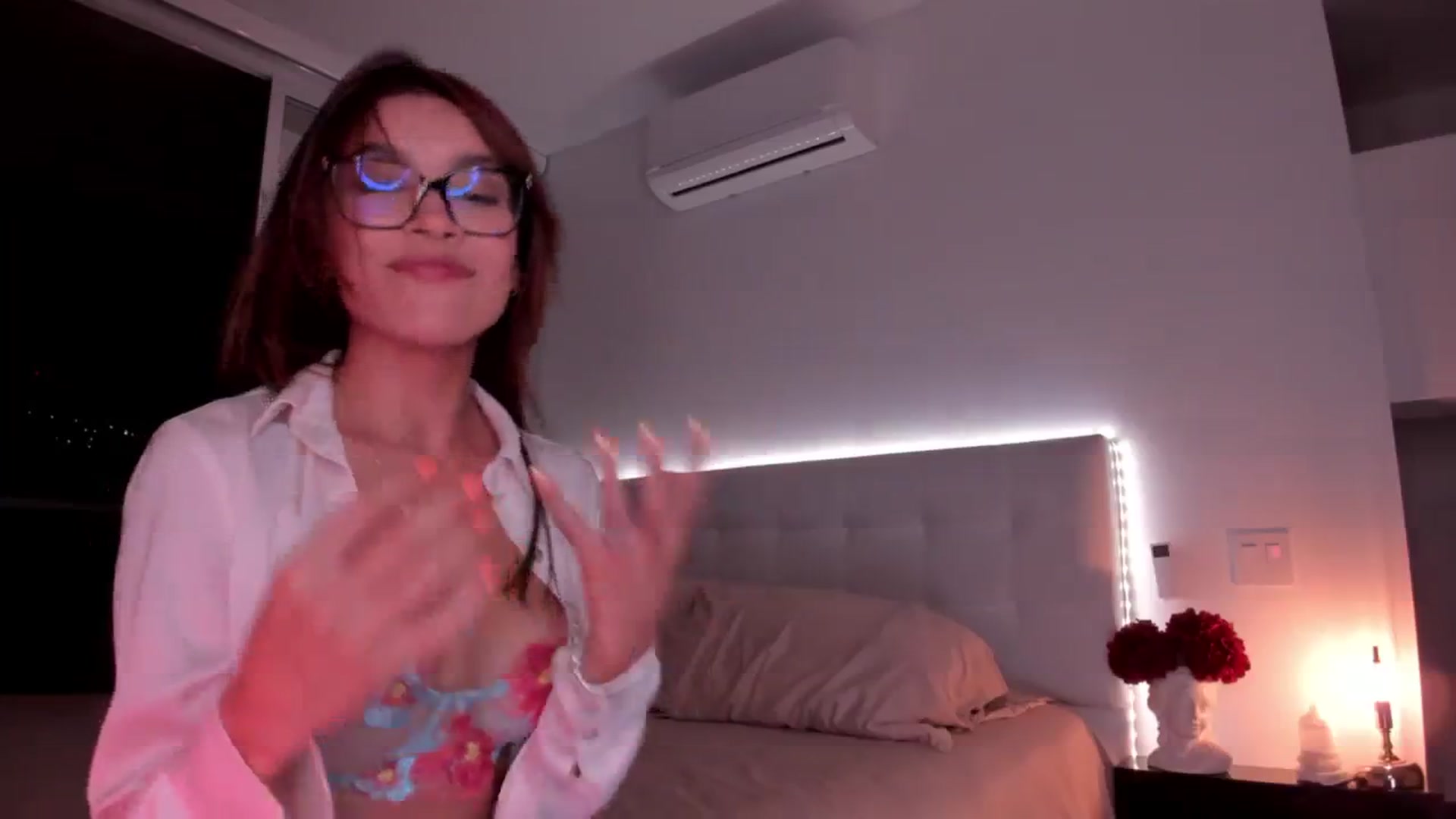 Gallery image thumbnail from Lore_23's myfreecams stream on, 11/08/2023, 04:06 image 8 of 20