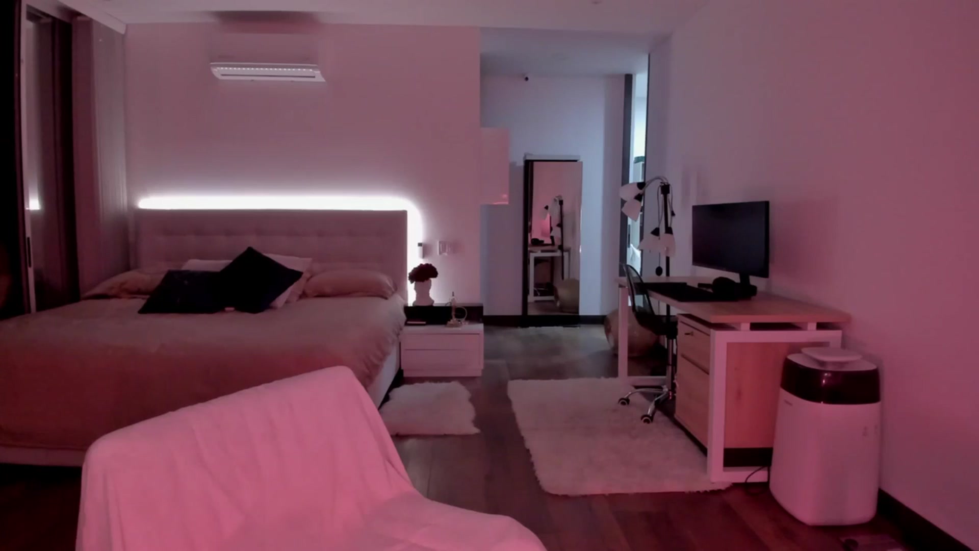 Gallery image thumbnail from Lore_23's myfreecams stream on, 11/11/2023, 09:31 image 11 of 20