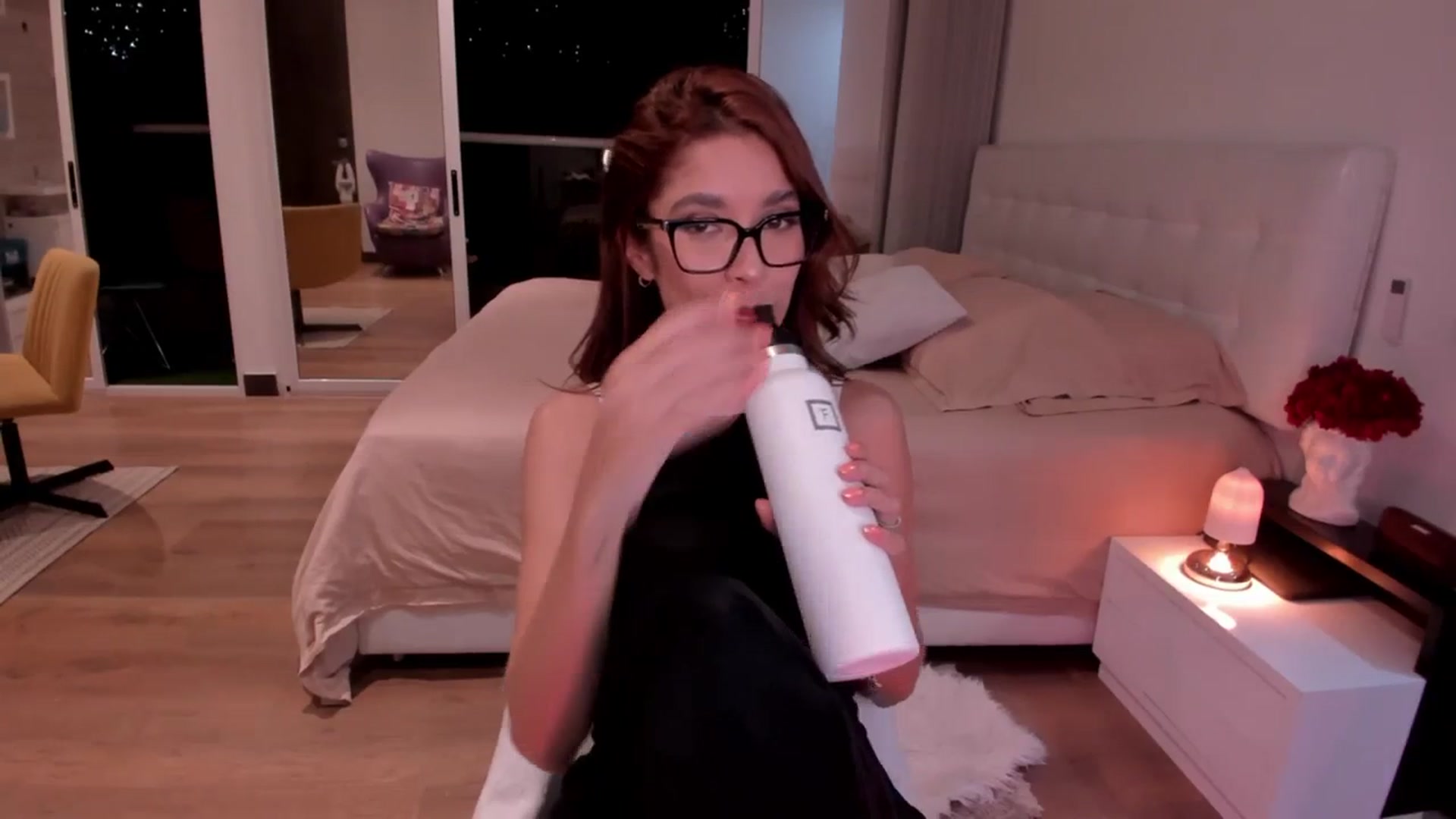Gallery image thumbnail from Lore_23's myfreecams stream on, 11/14/2023, 03:28 image 3 of 20