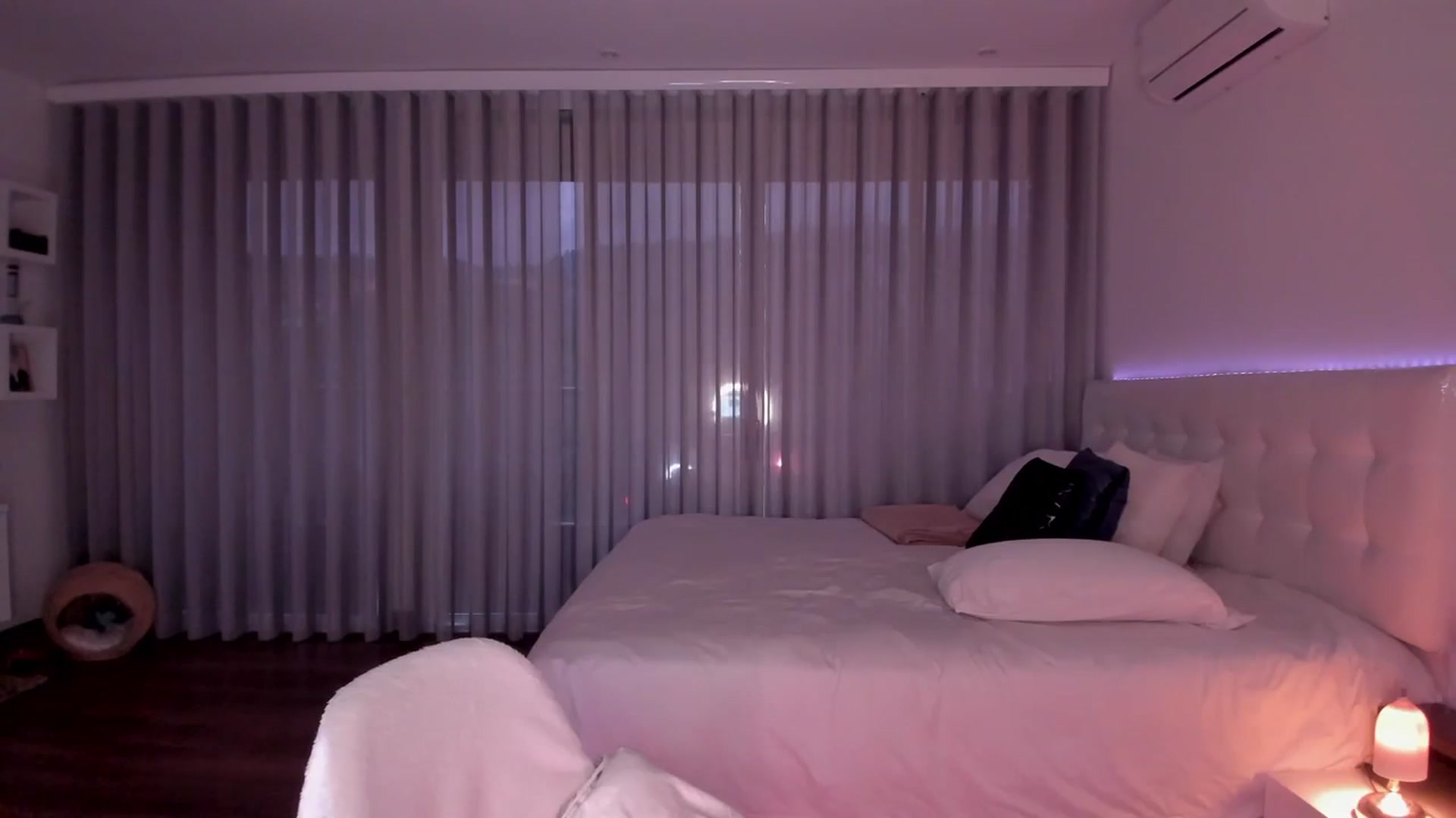Gallery image thumbnail from Lore_23's myfreecams stream on, 12/18/2023, 20:16 image 17 of 20