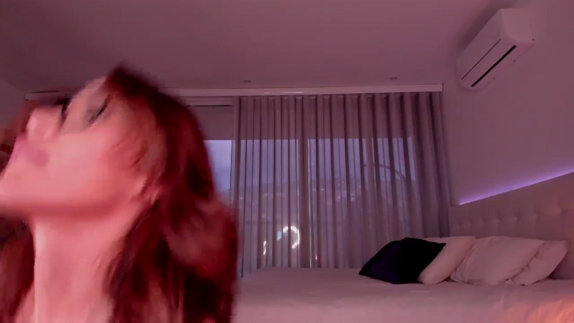 Gallery image thumbnail from Lore_23's myfreecams stream on, 12/20/2023, 20:56 image 17 of 20
