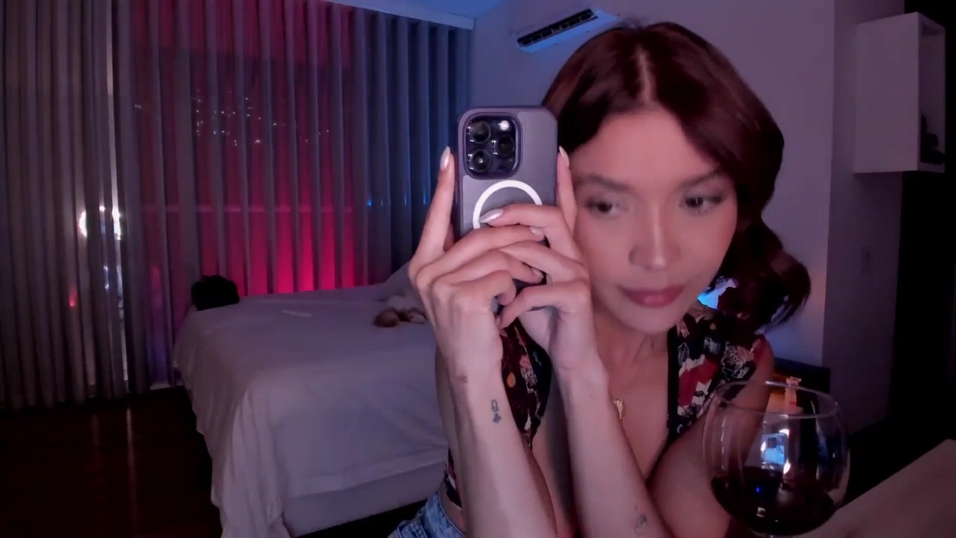 Gallery image thumbnail from Lore_23's myfreecams stream on, 01/25/2024, 03:45 image 4 of 20