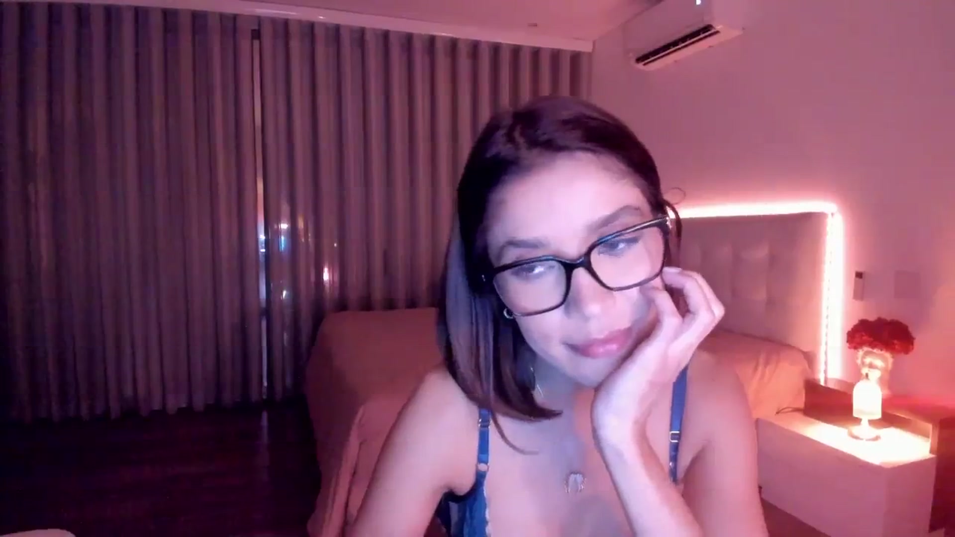 Gallery image thumbnail from Lore_23's myfreecams stream on, 01/30/2024, 04:34 image 19 of 20