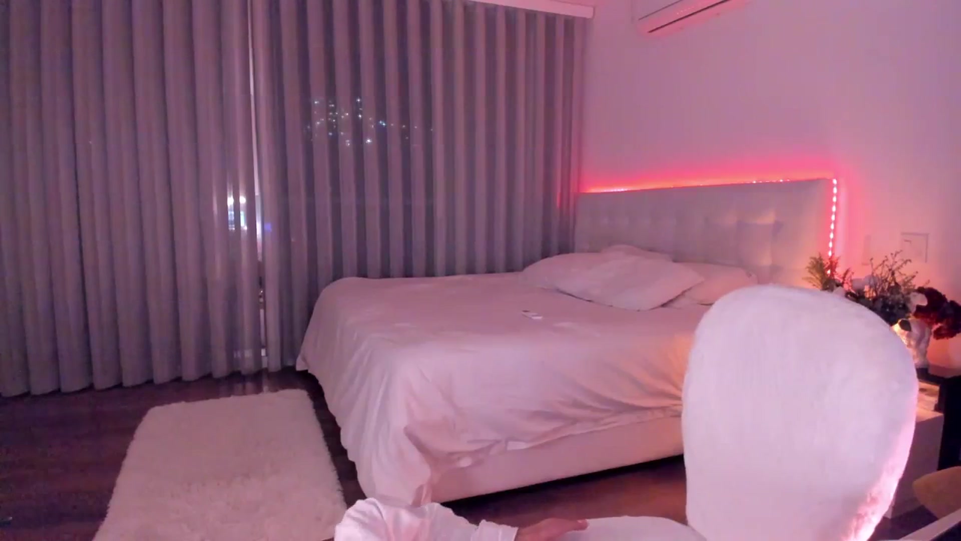 Gallery image thumbnail from Lore_23's myfreecams stream on, 02/15/2024, 09:53 image 5 of 20