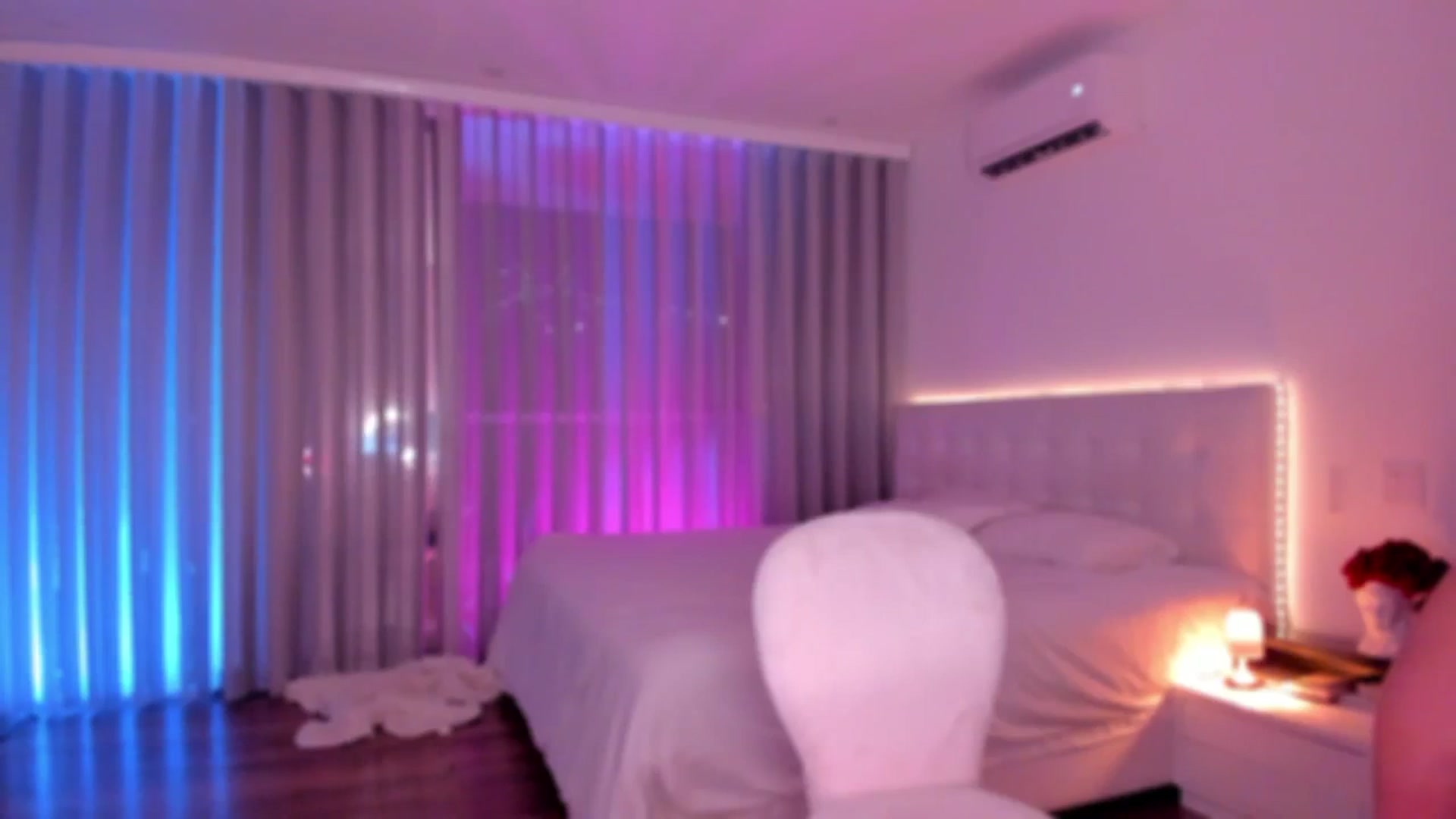 Gallery image thumbnail from Lore_23's myfreecams stream on, 02/17/2024, 07:15 image 13 of 20