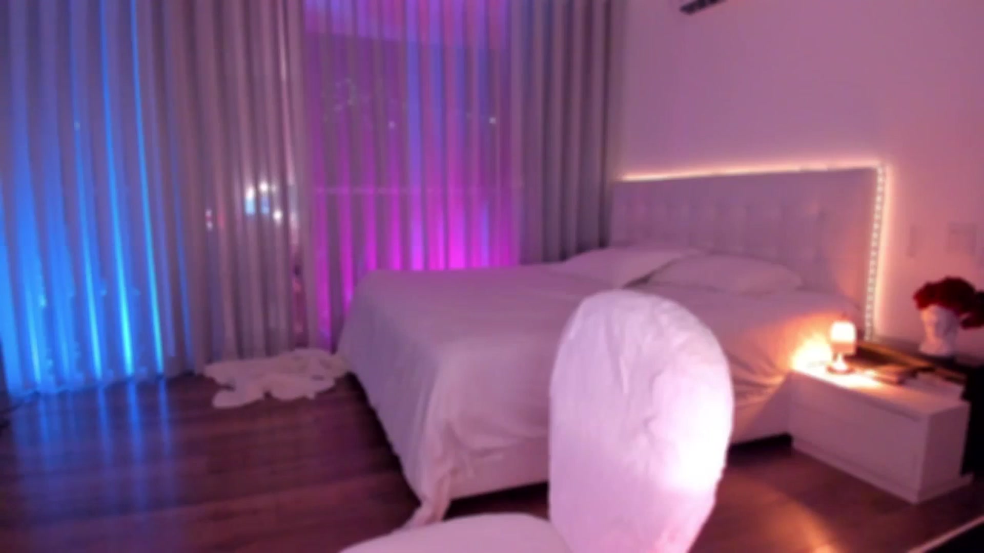 Gallery image thumbnail from Lore_23's myfreecams stream on, 02/17/2024, 07:15 image 10 of 20