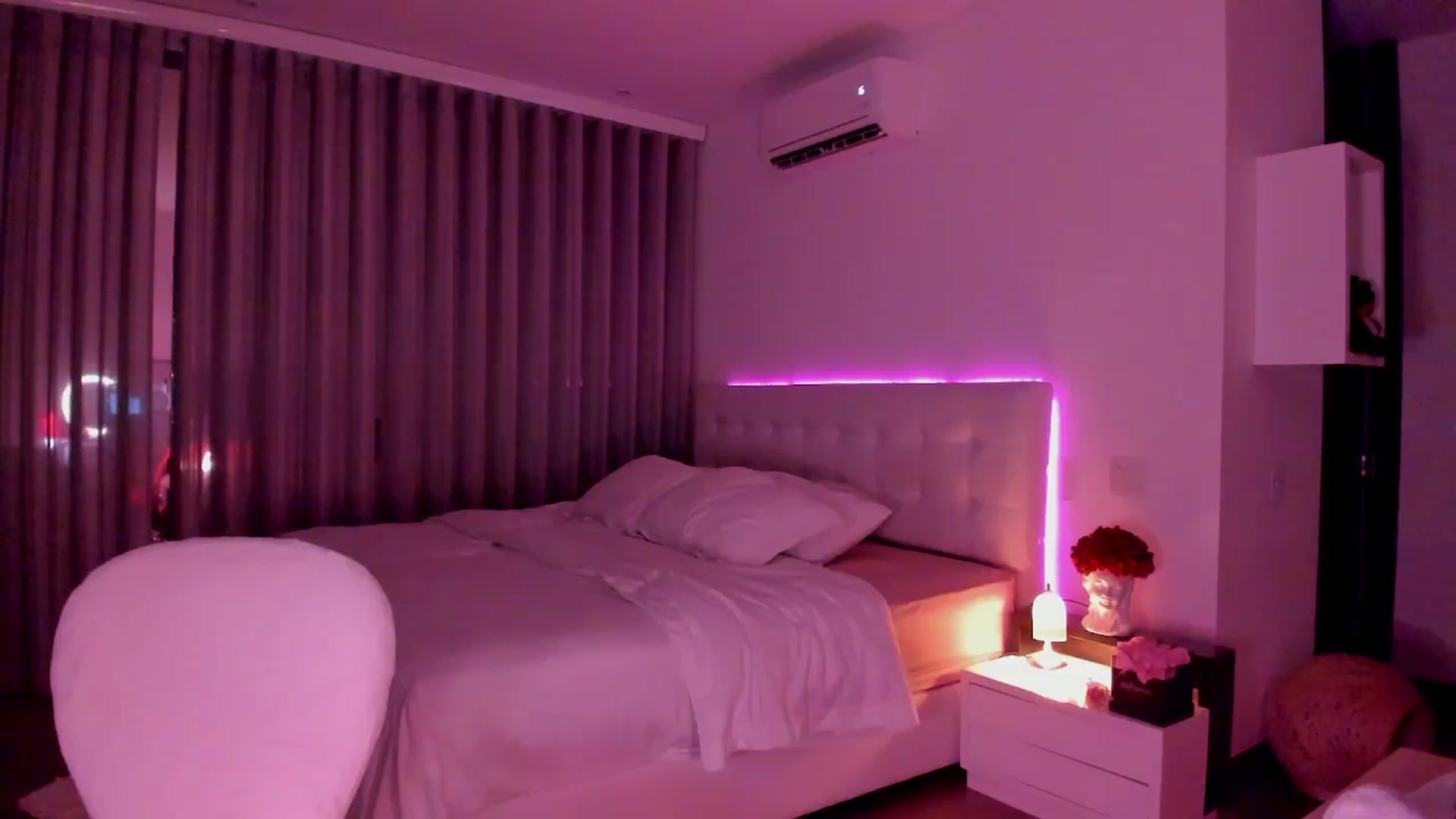 Gallery image thumbnail from Lore_23's myfreecams stream on, 03/09/2024, 05:26 image 3 of 20