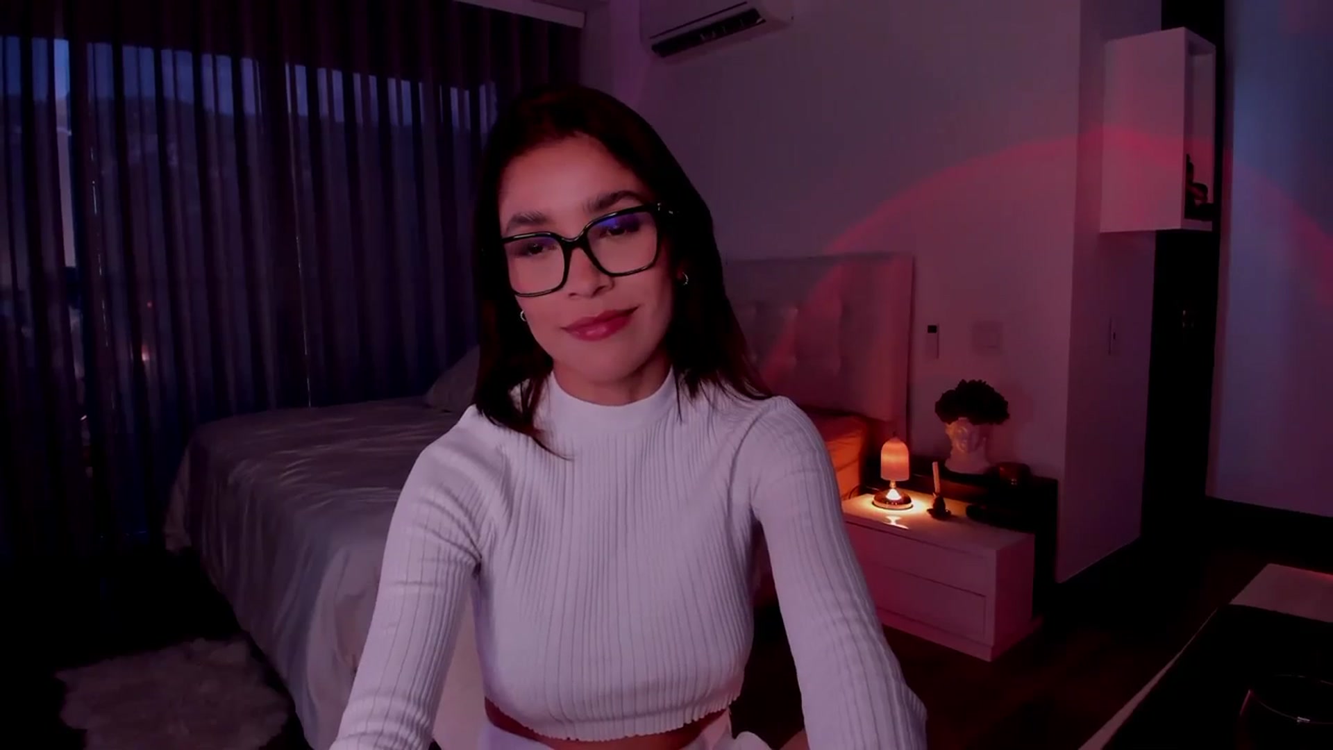 Gallery image thumbnail from Lore_23's myfreecams stream on, 04/08/2024, 19:24 image 12 of 20