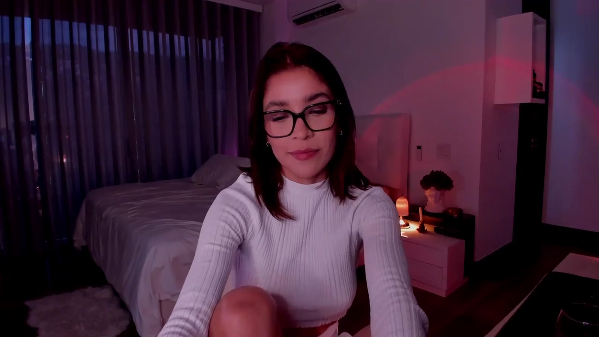 Gallery image thumbnail from Lore_23's myfreecams stream on, 04/08/2024, 19:24 image 13 of 20
