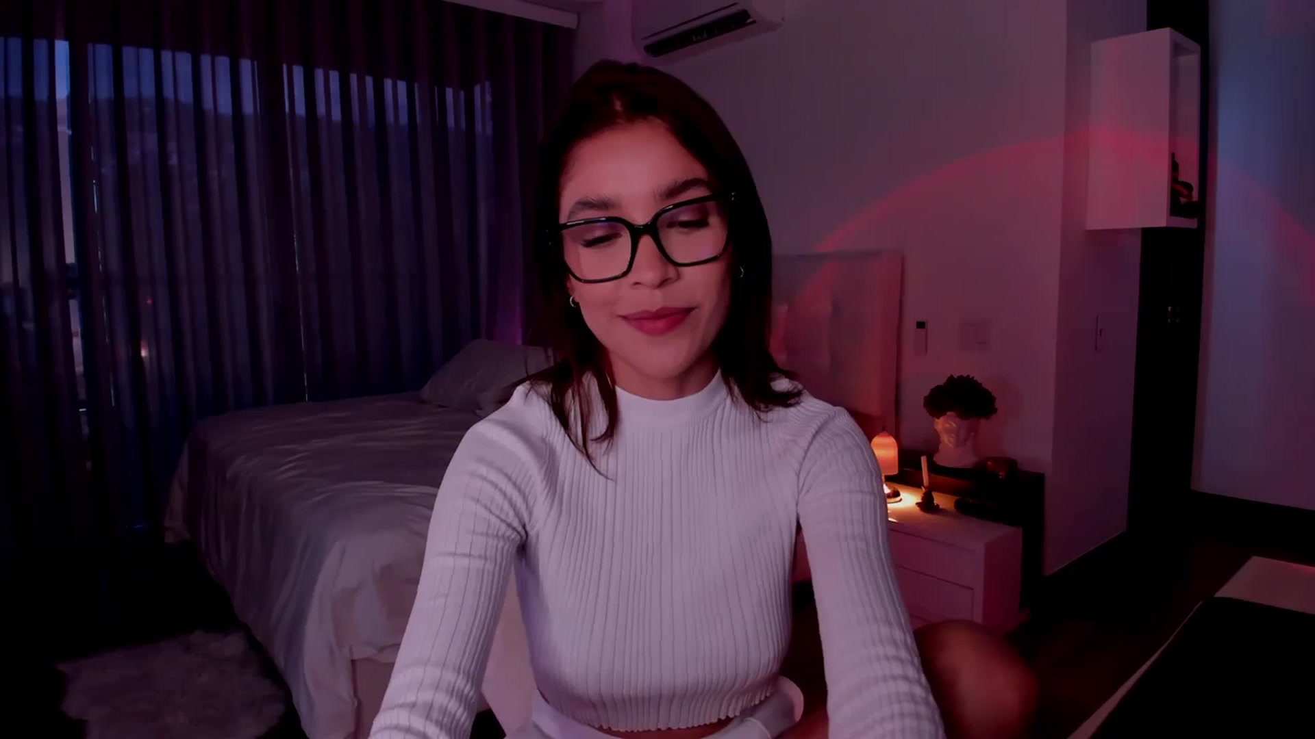 Gallery image thumbnail from Lore_23's myfreecams stream on, 04/08/2024, 19:24 image 5 of 20
