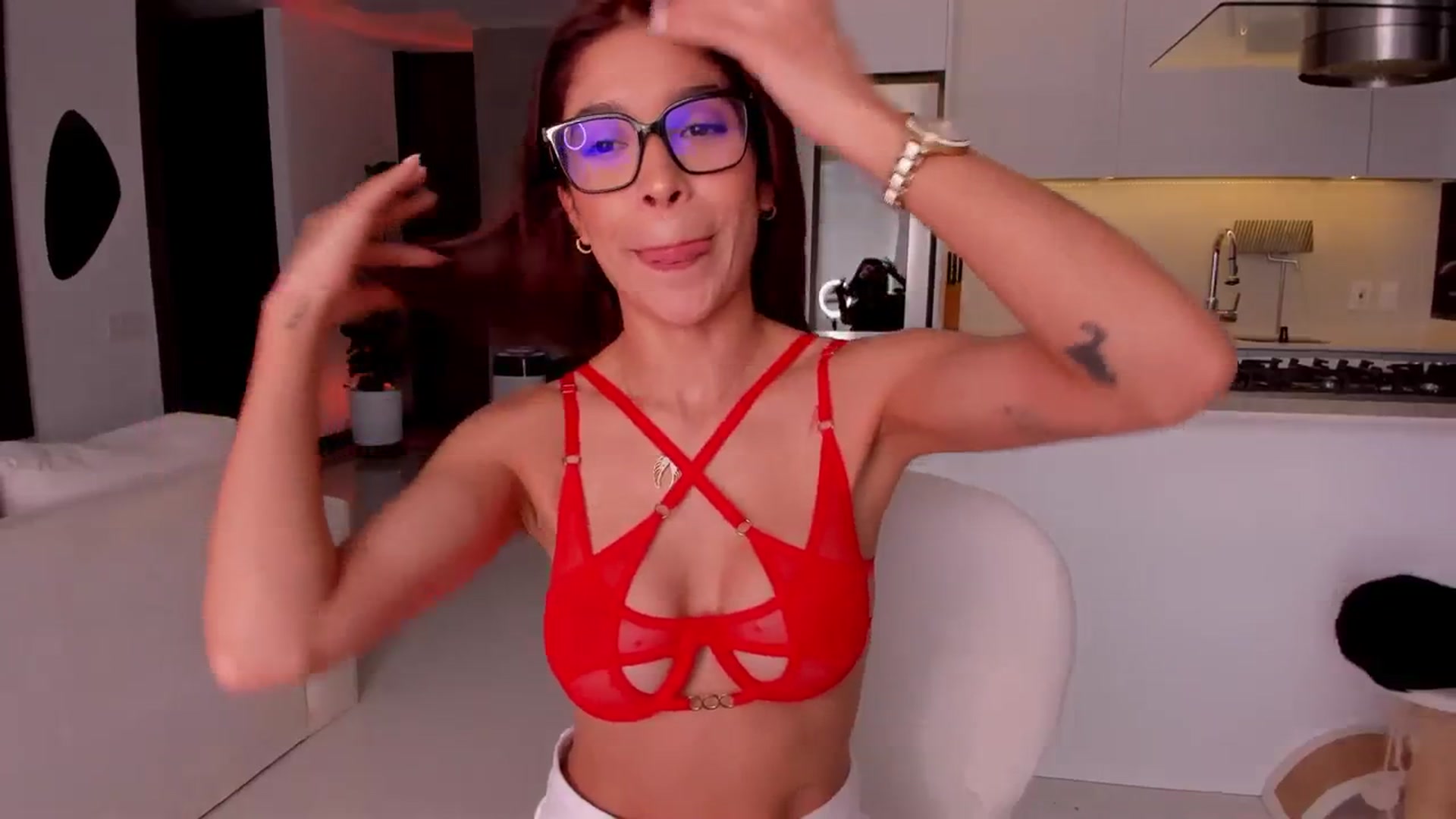 Gallery image thumbnail from Lore_23's myfreecams stream on, 04/10/2024, 18:12 image 20 of 20