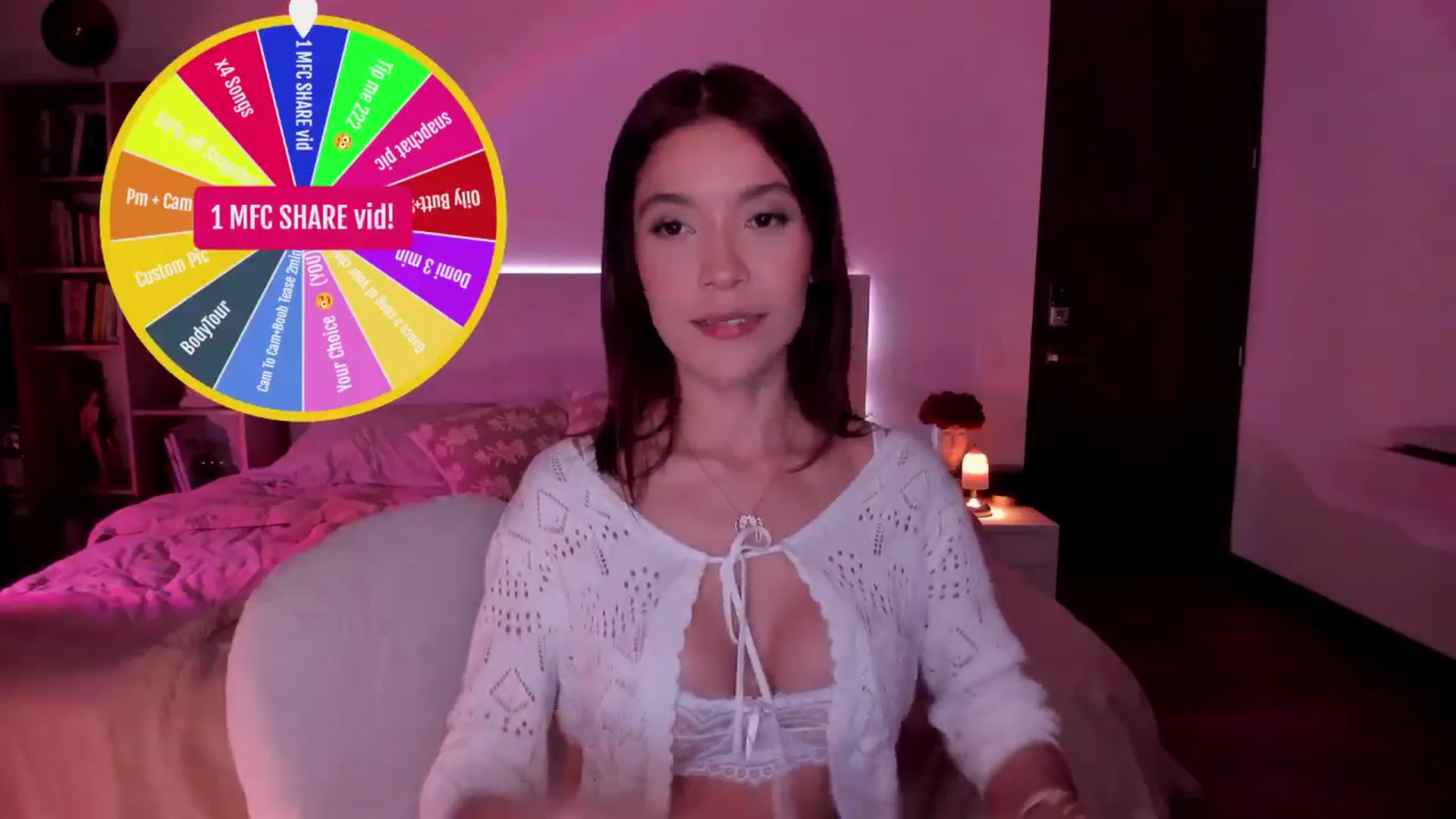 Gallery image thumbnail from Lore_23's myfreecams stream on, 05/31/2024, 02:21 image 13 of 20