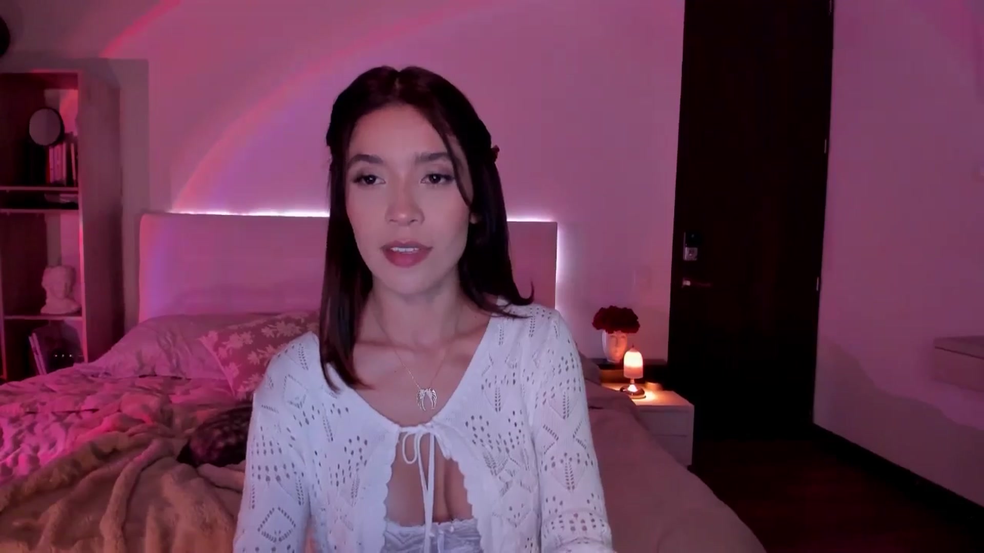 Gallery image thumbnail from Lore_23's myfreecams stream on, 05/31/2024, 02:21 image 3 of 20