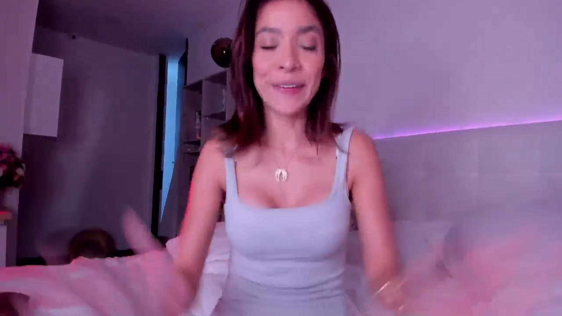 Gallery image thumbnail from Lore_23's myfreecams stream on, 06/05/2024, 19:35 image 4 of 20