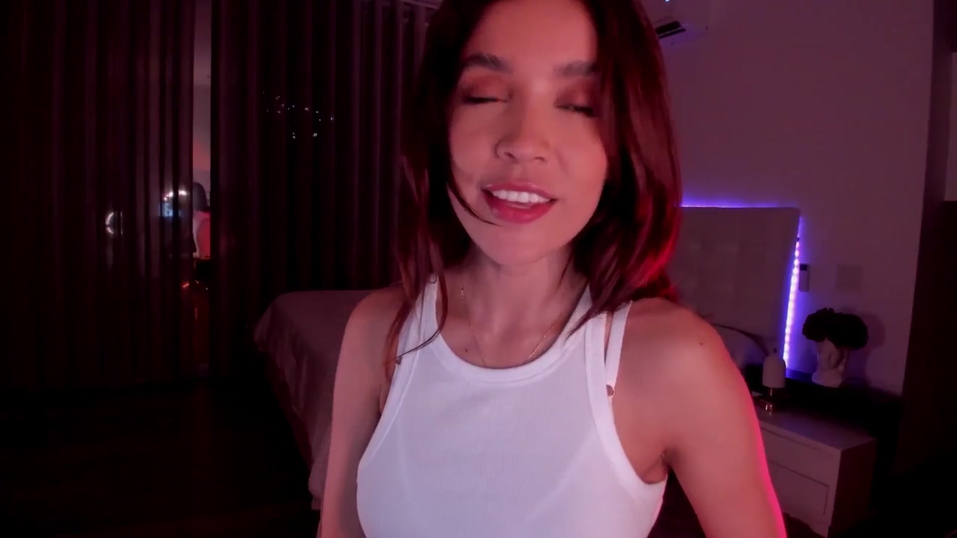 Gallery image thumbnail from Lore_23's myfreecams stream on, 08/13/2024, 06:12 image 10 of 20