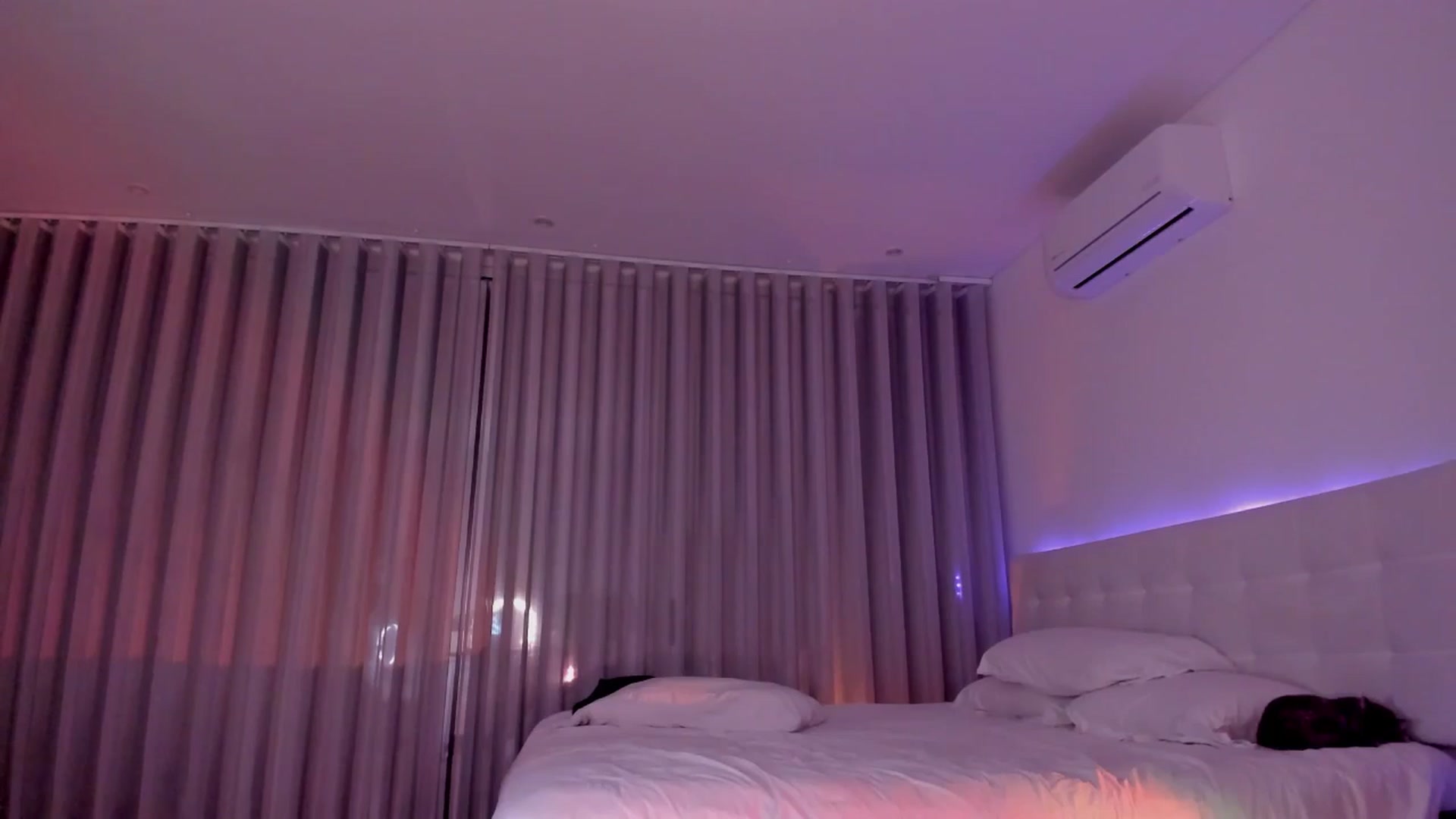 Gallery image thumbnail from Lore_23's myfreecams stream on, 08/14/2024, 07:11 image 18 of 20