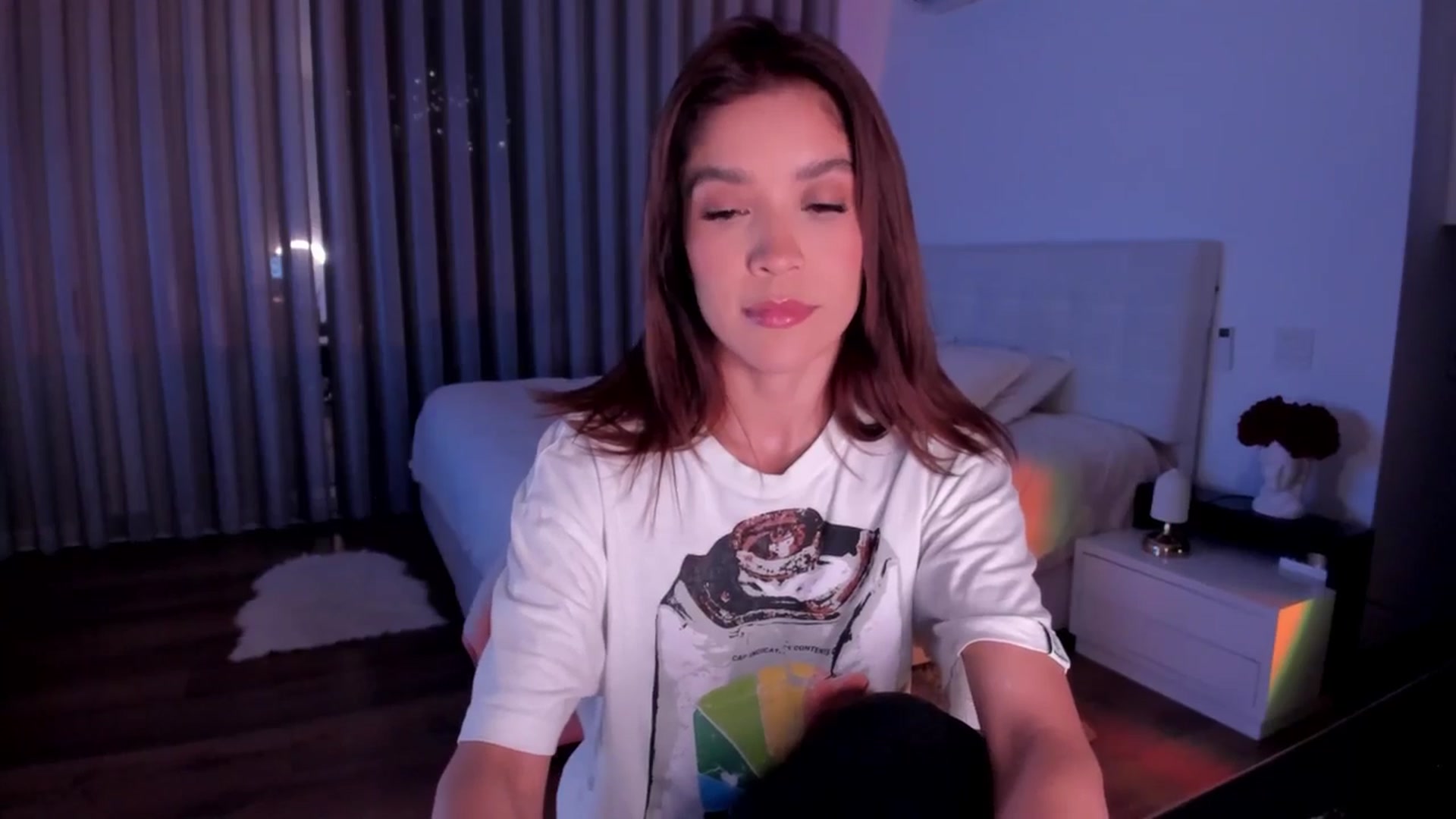 Gallery image thumbnail from Lore_23's myfreecams stream on, 08/16/2024, 04:31 image 4 of 20