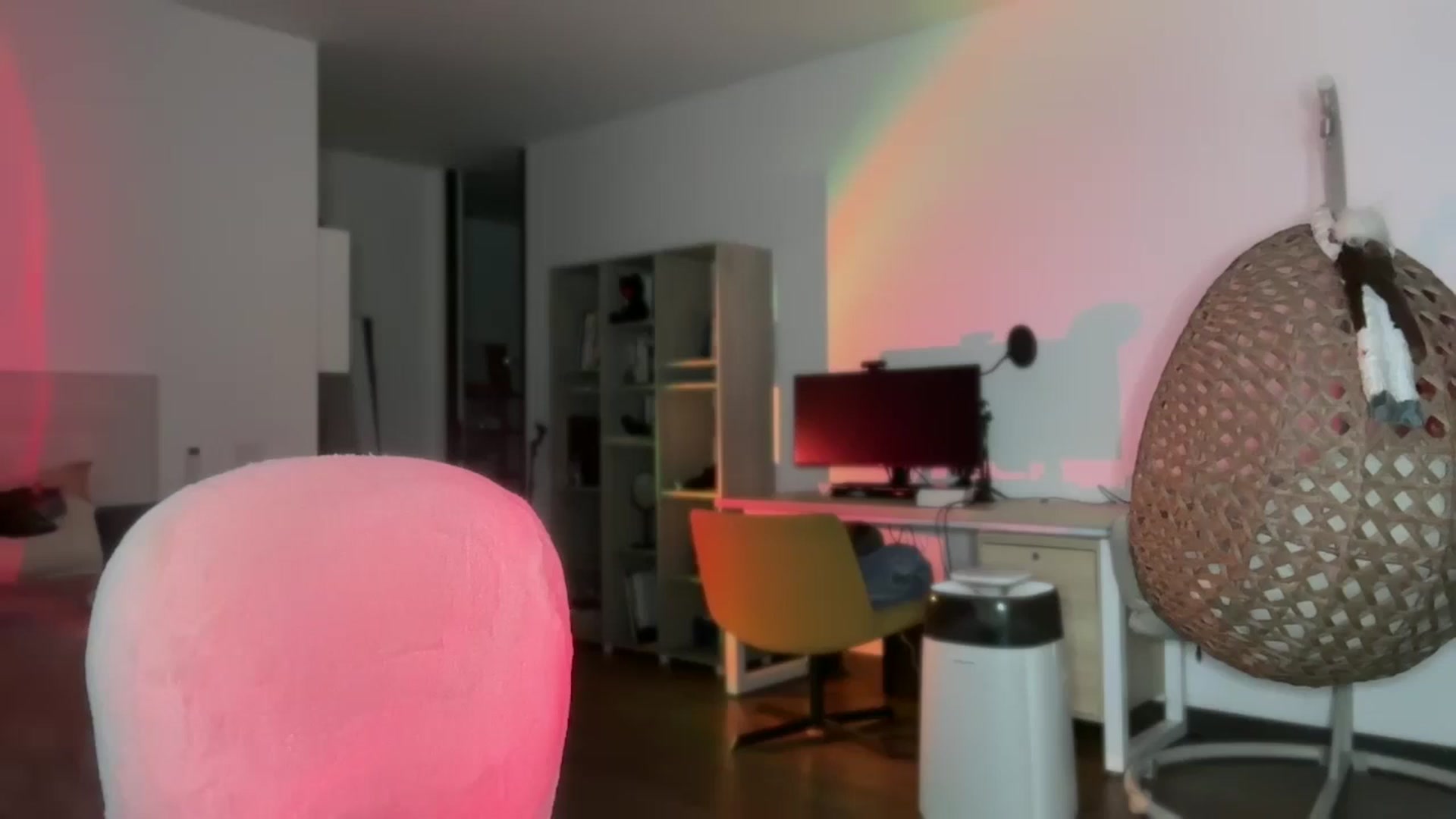 Gallery image thumbnail from Lore_23's myfreecams stream on, 10/20/2024, 07:26 image 16 of 20