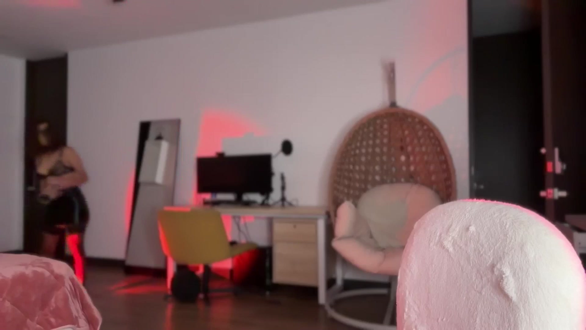 Gallery image thumbnail from Lore_23's myfreecams stream on, 10/31/2024, 03:03 image 4 of 20