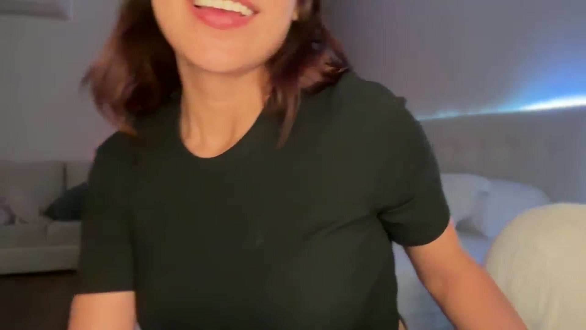 Gallery image thumbnail from Lore_23's myfreecams stream on, 03/23/2025, 10:11 image 3 of 20