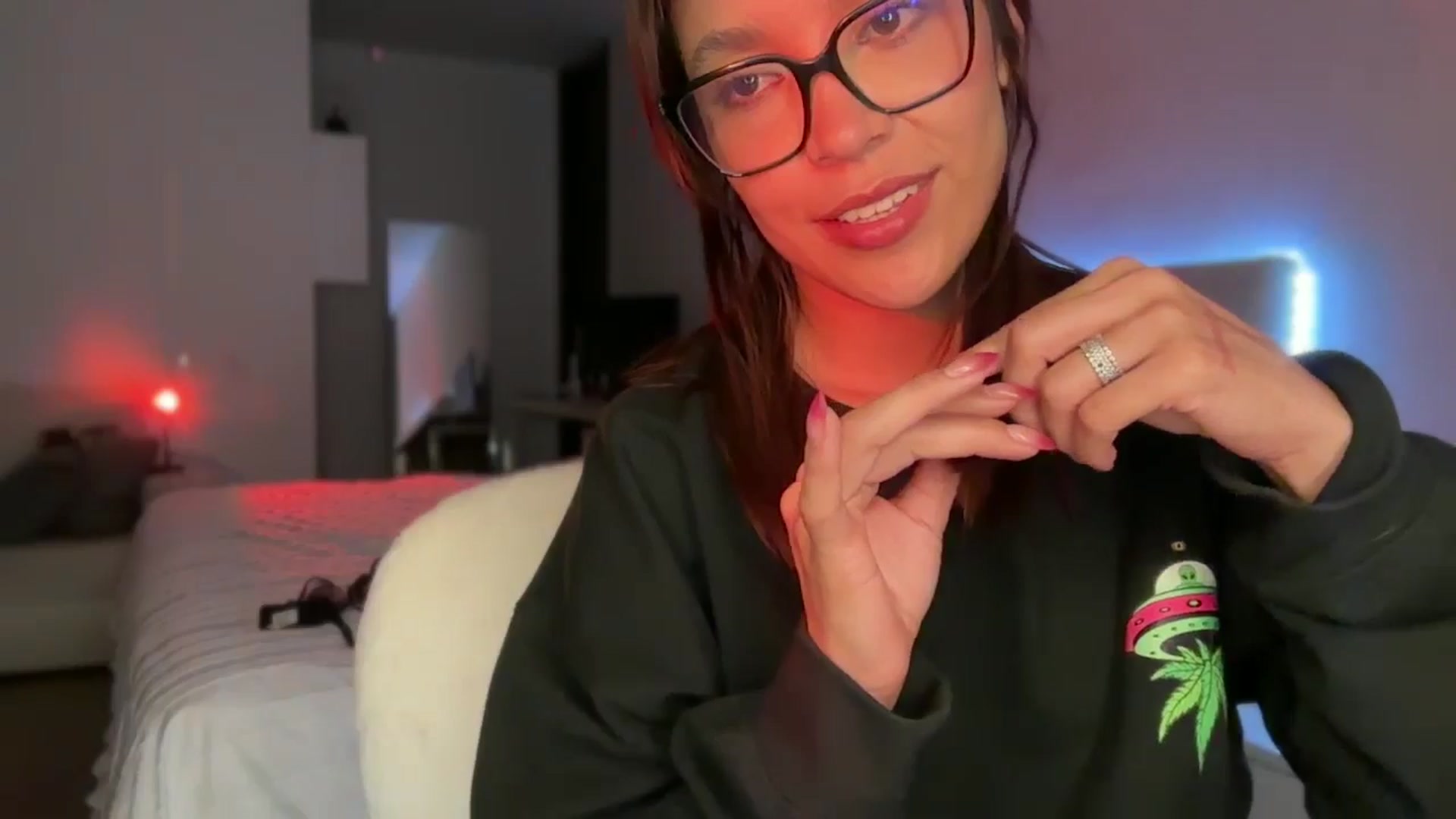 Gallery image thumbnail from Lore_23's myfreecams stream on, 03/25/2025, 09:23 image 4 of 20