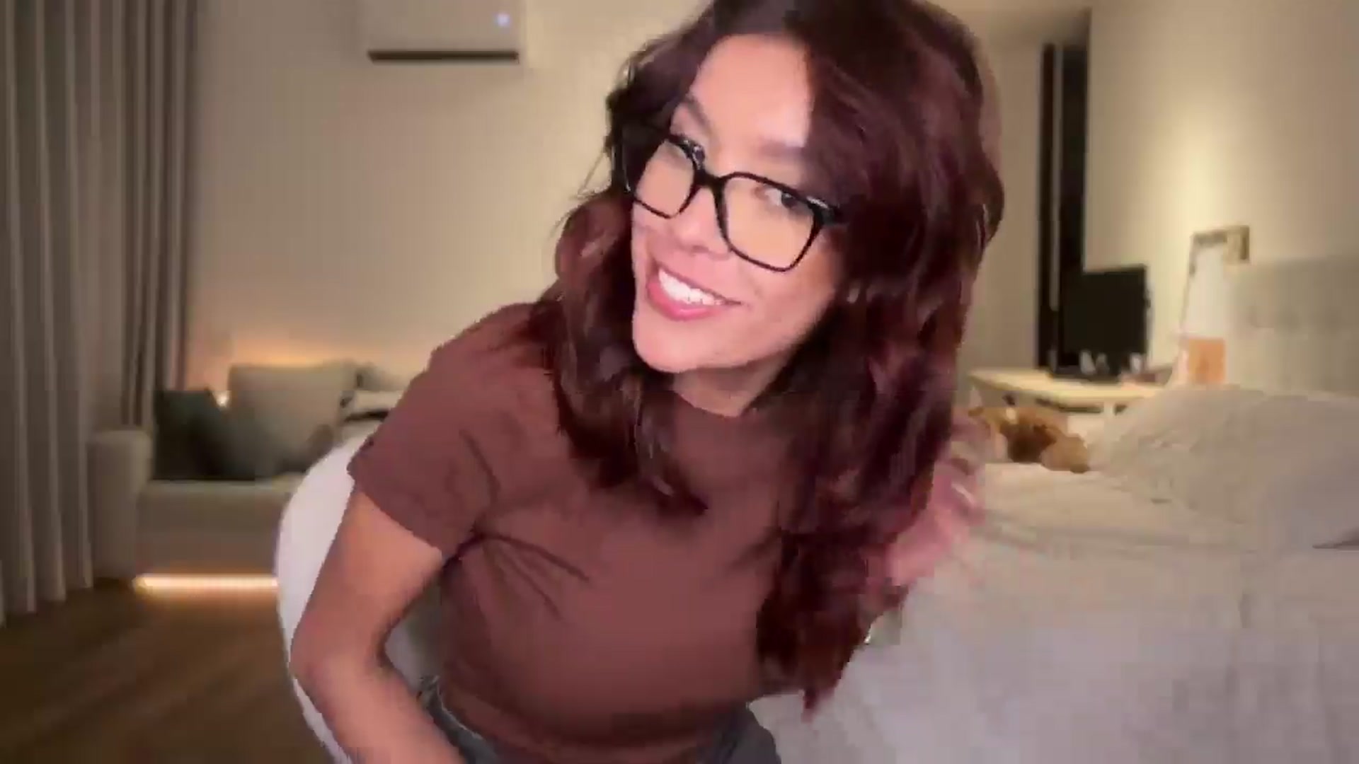 Gallery image thumbnail from Lore_23's myfreecams stream on, 05/27/2025, 04:37 image 15 of 20