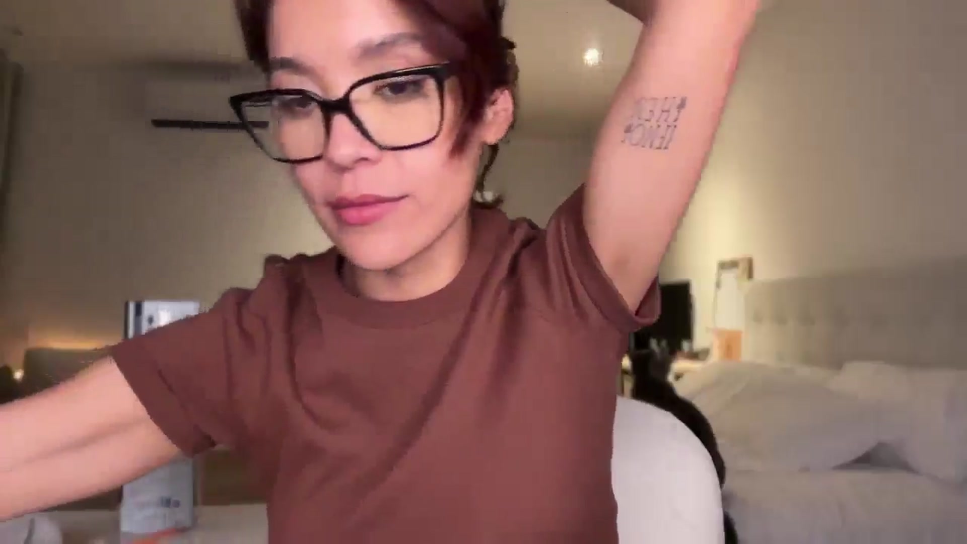 Gallery image thumbnail from Lore_23's myfreecams stream on, 05/27/2025, 06:38 image 17 of 20