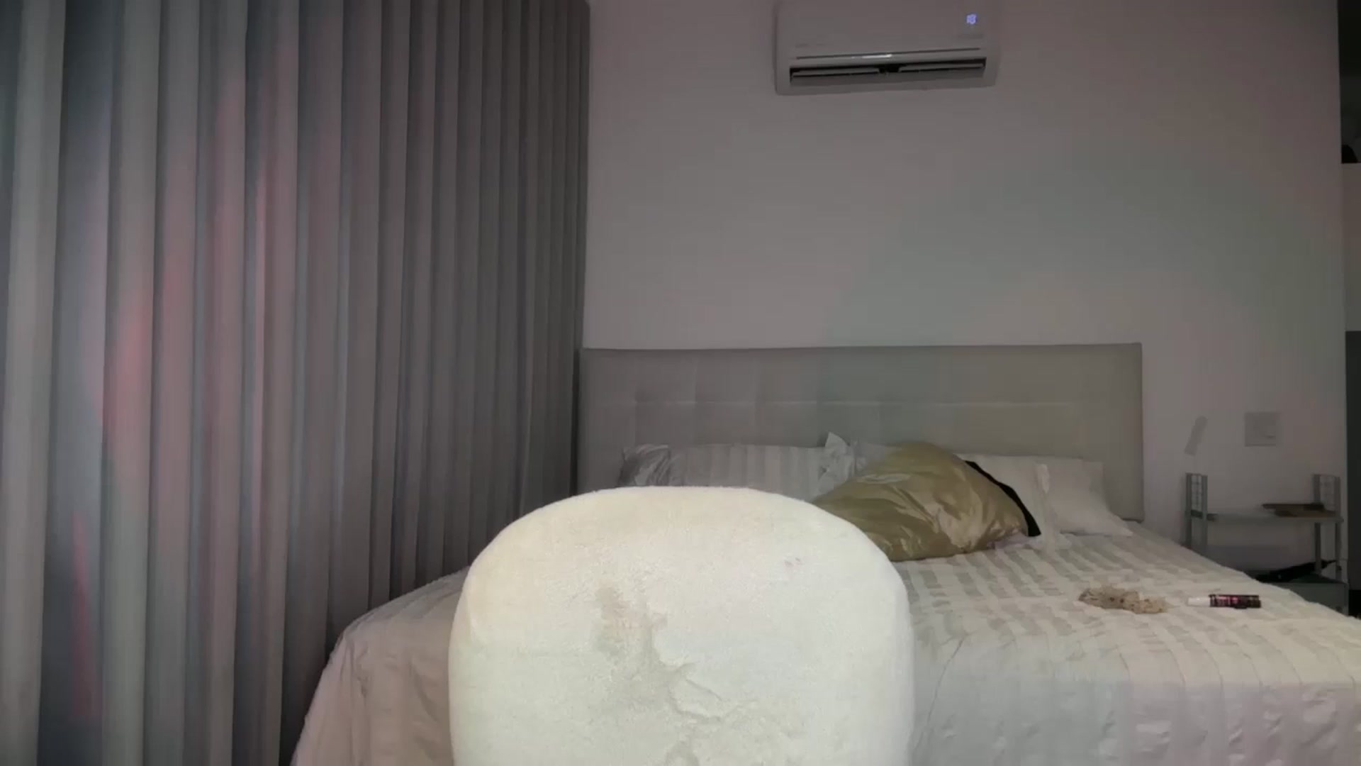 Gallery image thumbnail from Lore_23's myfreecams stream on, 01/23/2026, 04:45 image 12 of 20